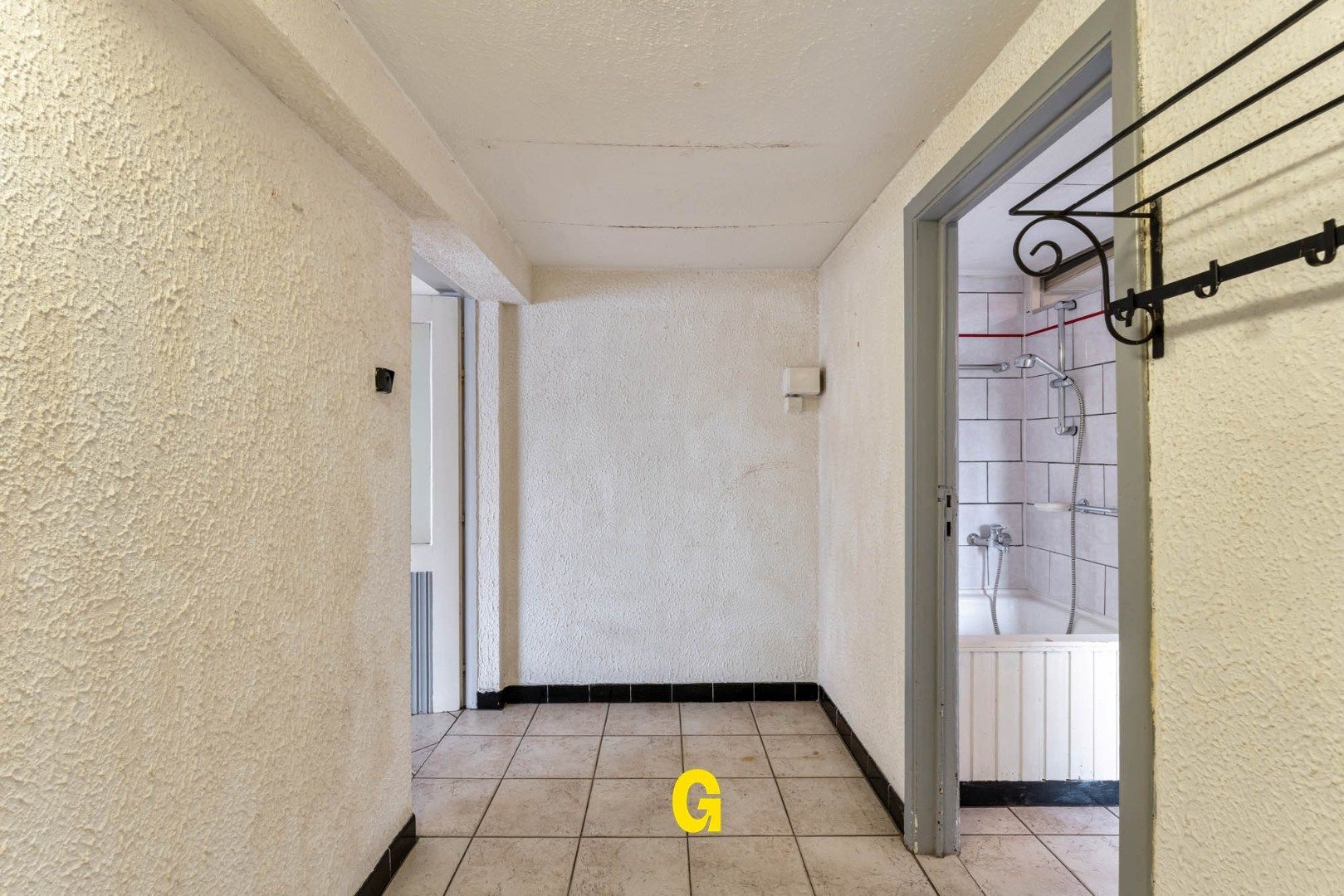 Te renoveren vrijstaande bungalow woning met tuin op een perceel van 8a 55ca foto 17