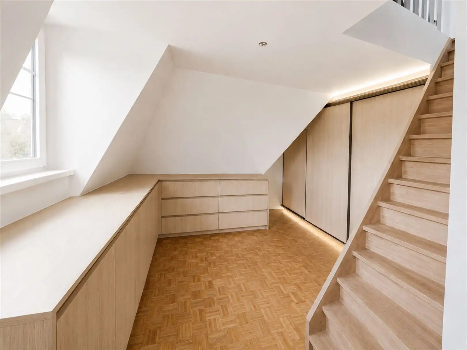 TE KOOP: Ruime gezinswoning met 4 slaapkamers op centrale ligging in Houthalen! foto 22