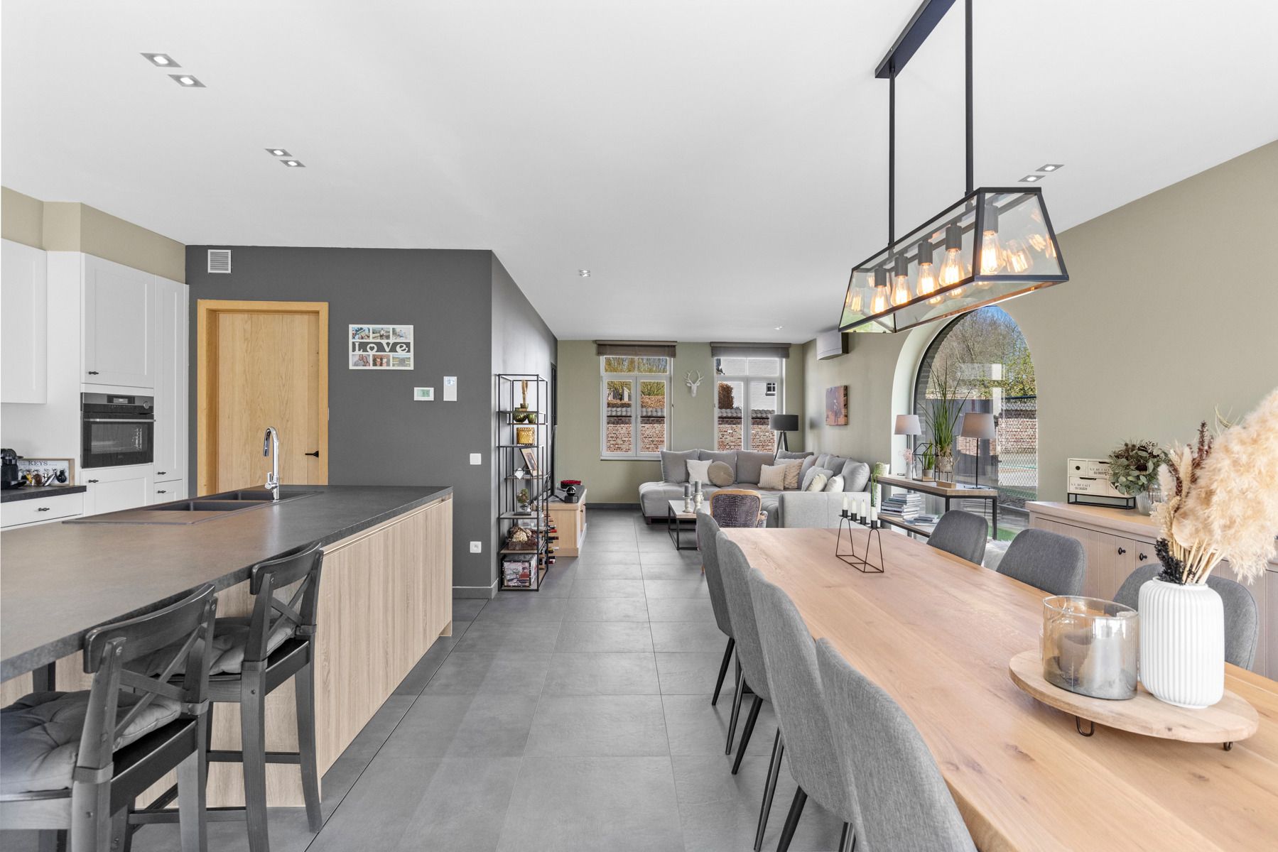 Stijlvol en energiezuinig wonen in hartje Dikkelvenne! foto 6