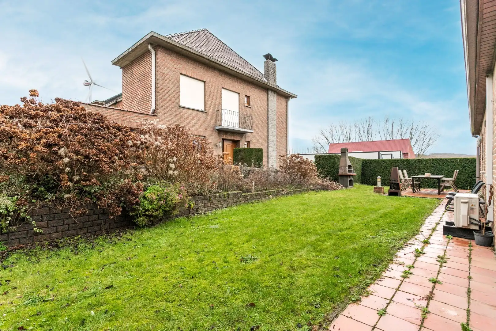 Op te frissen bungalow met 2 slaapkamers, garage en tuin op topligging in Halle foto 9