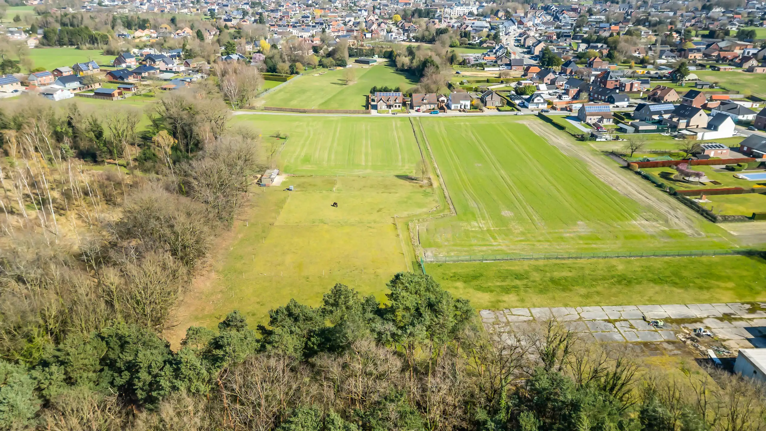 OPGLABBEEK - Gezinswoning met tuin, weide en paardenstallen  foto 28