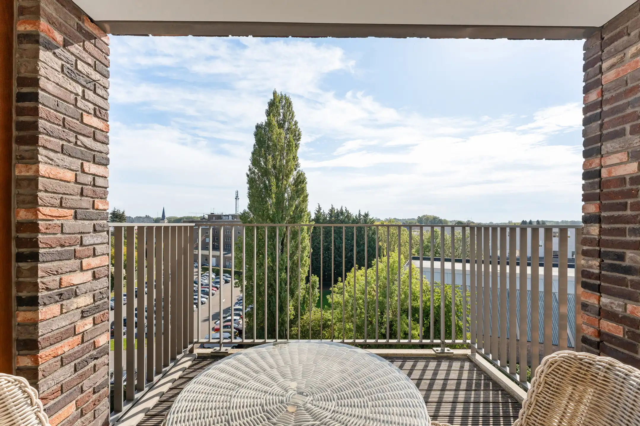 Penthouse met zonnig dakterras in hartje Bilzen foto 4