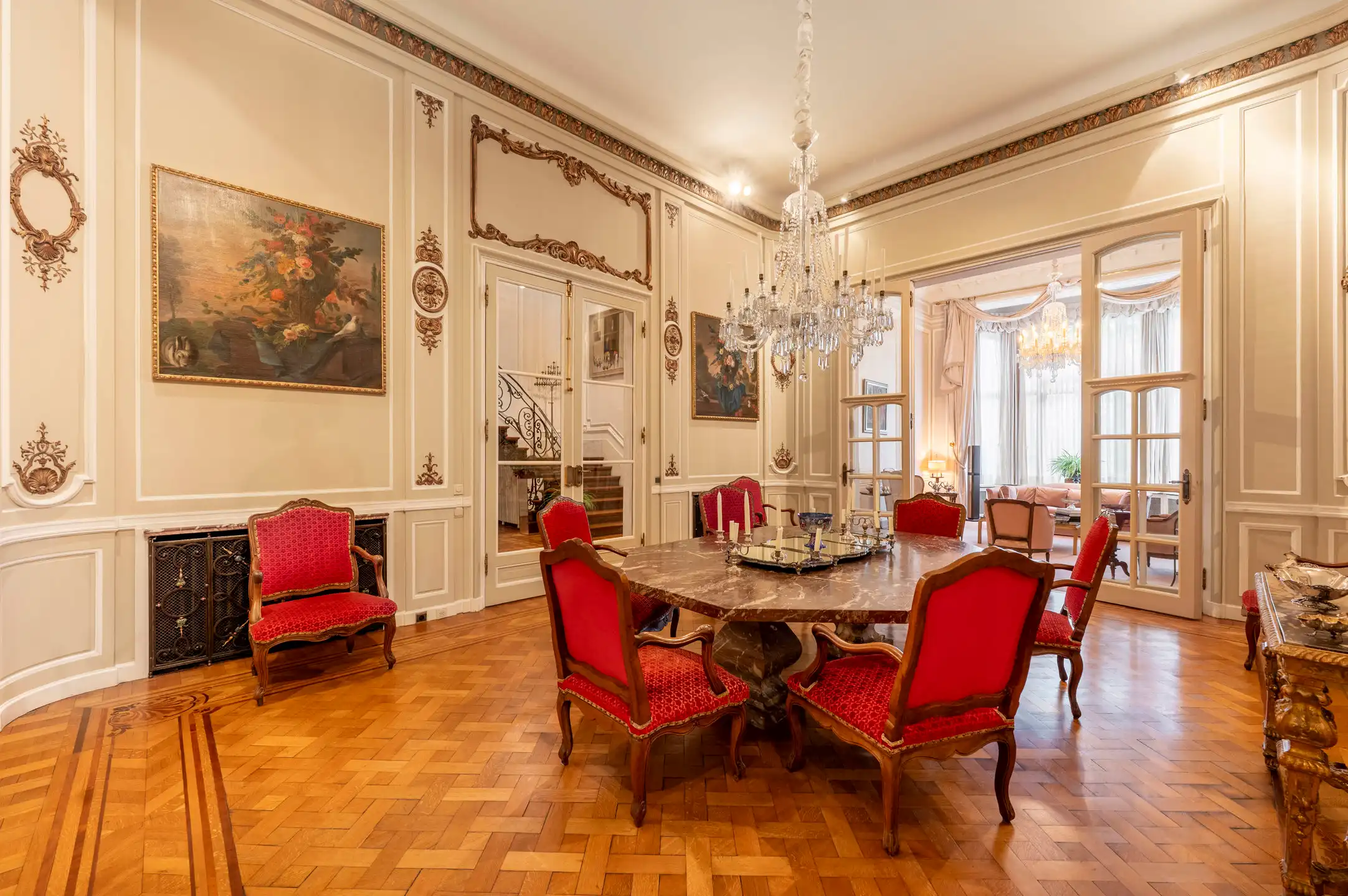 ANTWERPEN - Authentieke meesterwoning met vier garages foto 4