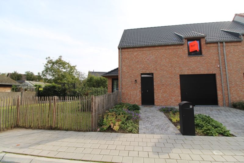 ()=>{if(producerUpdateValueVersion(node),producerAccessed(node),node.value===ERRORED)throw node.error;return node.value} Albert Sercustraat 32 - 8800 Roeselare