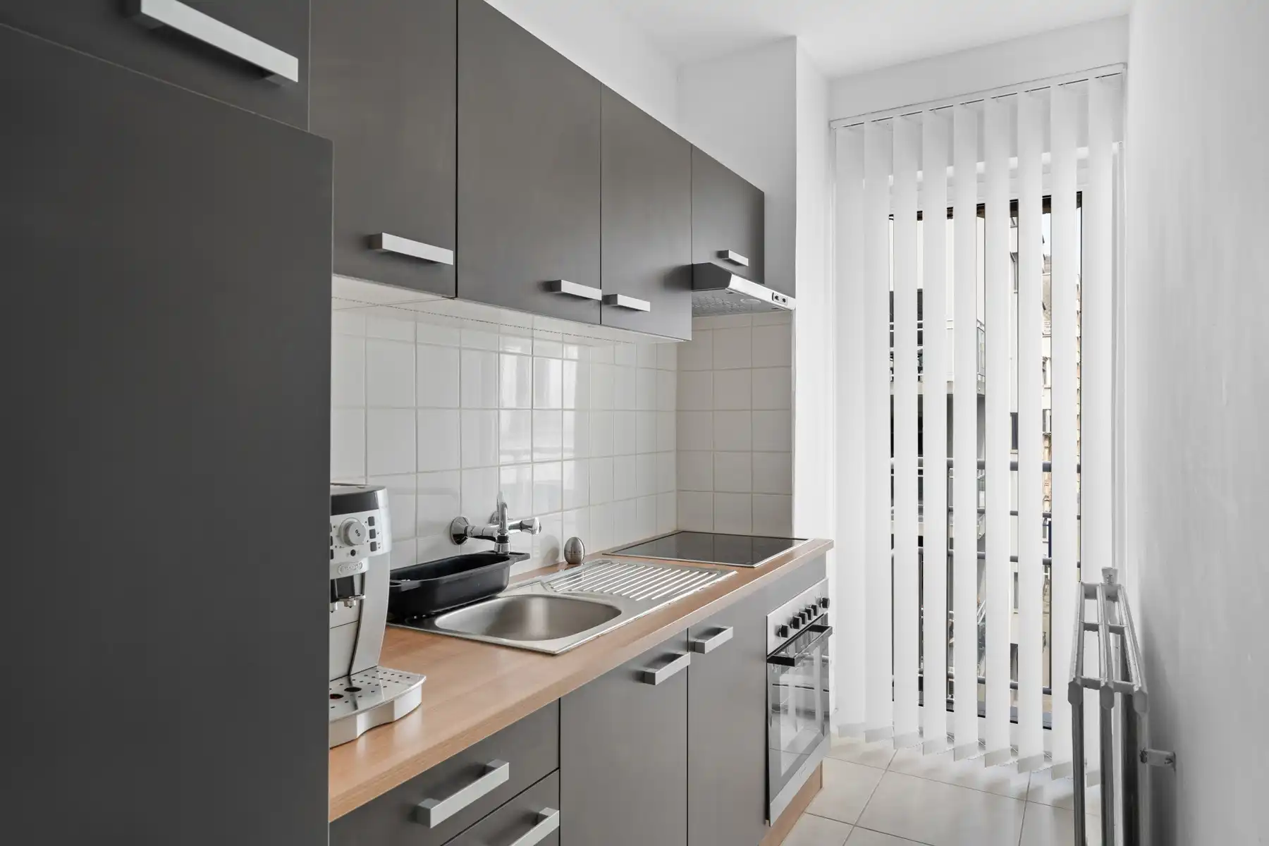 PERFECTE LOCATIE: Zeer ruim 2 slpk appartement en leuk zicht foto 7