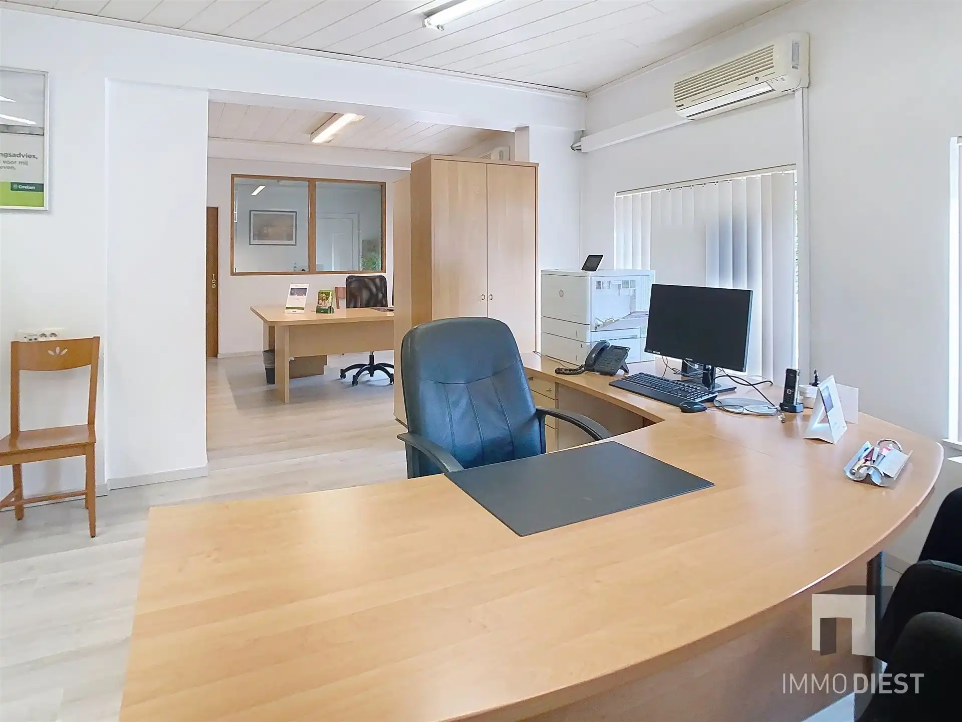 Gelijkvloers kantoorpand op strategische ligging  foto 38