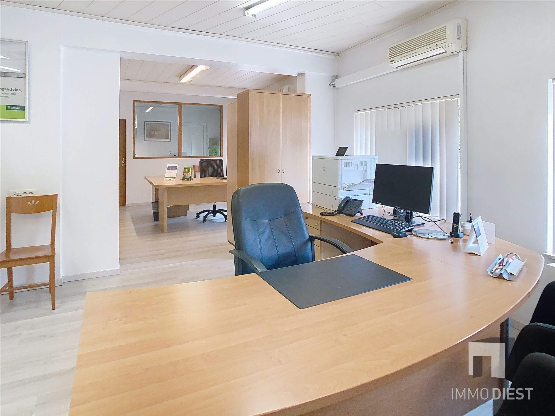 Gelijkvloers kantoorpand op strategische ligging  foto 38