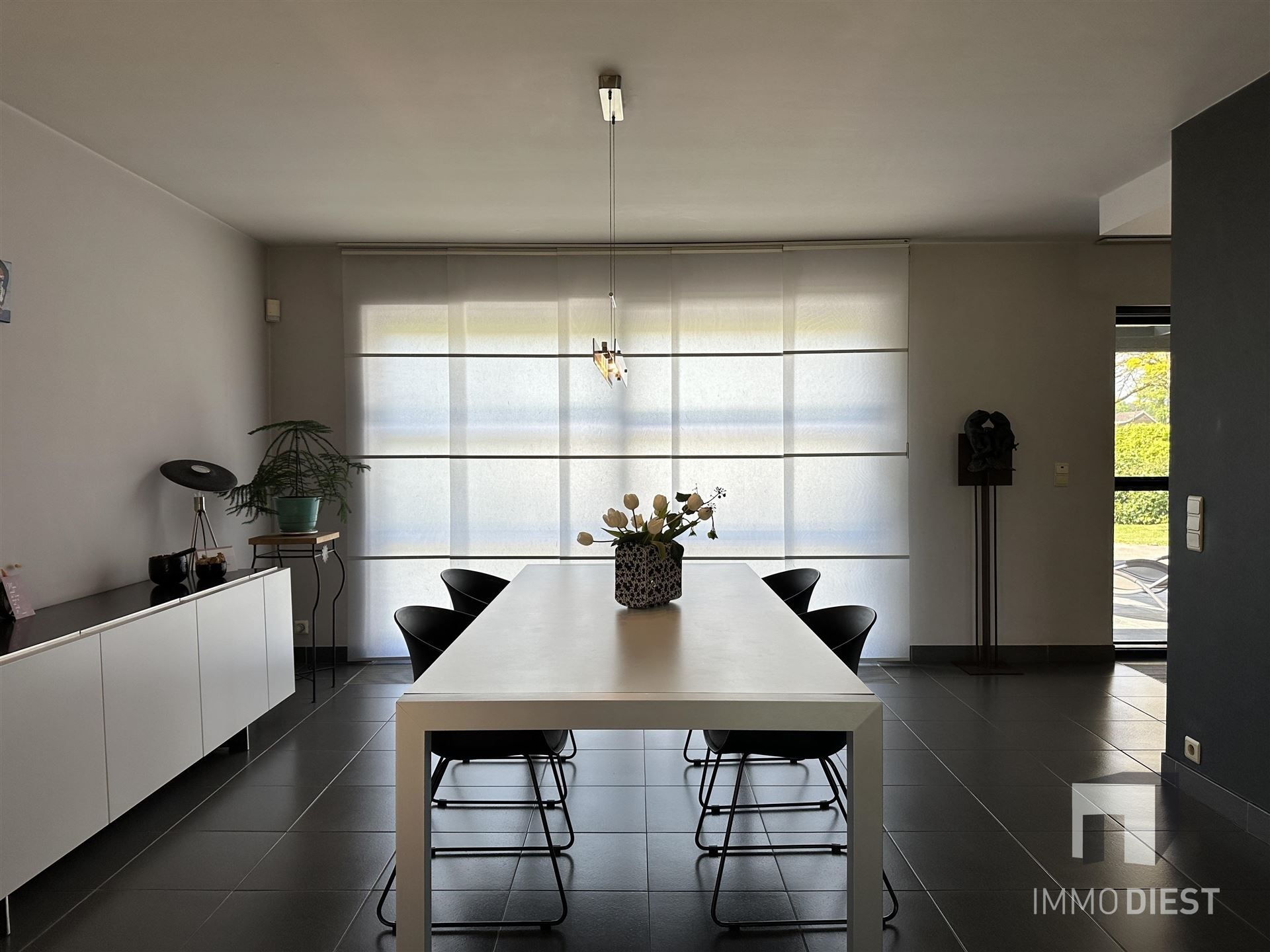 Instapklare woning met zicht op agrarisch gebied - bureau + 3 slpks foto 8