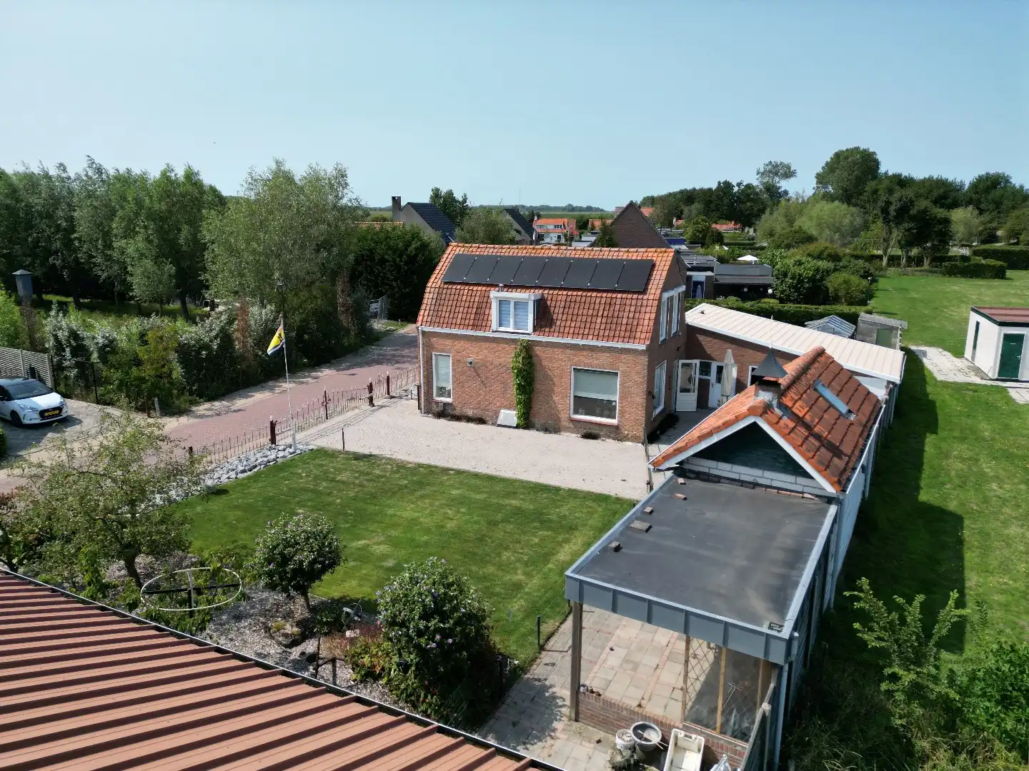 Charme met grote loods en dubbele garage  foto 30