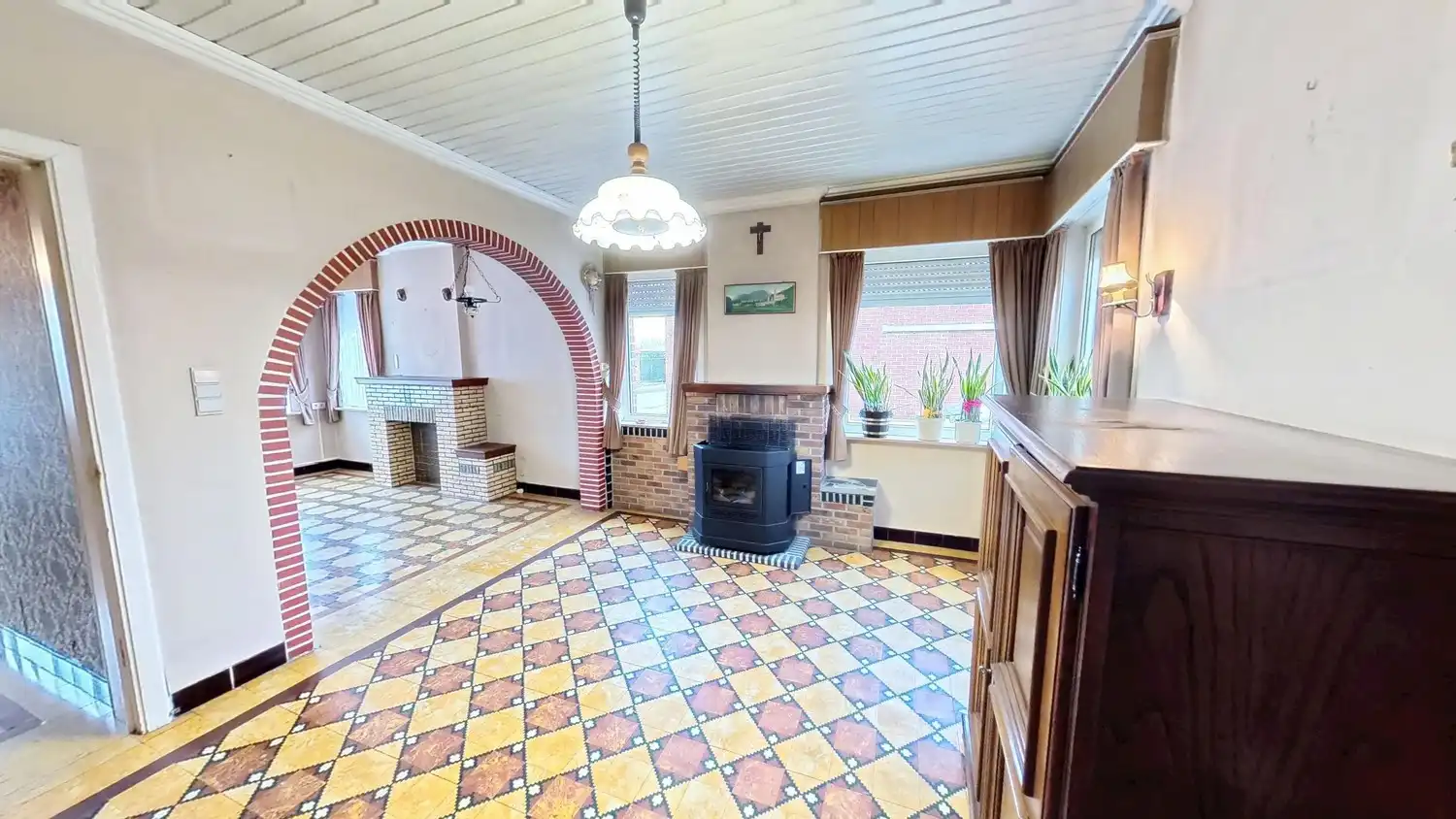 Te renoveren woning met uitbreidingsmogelijkheden! foto 6