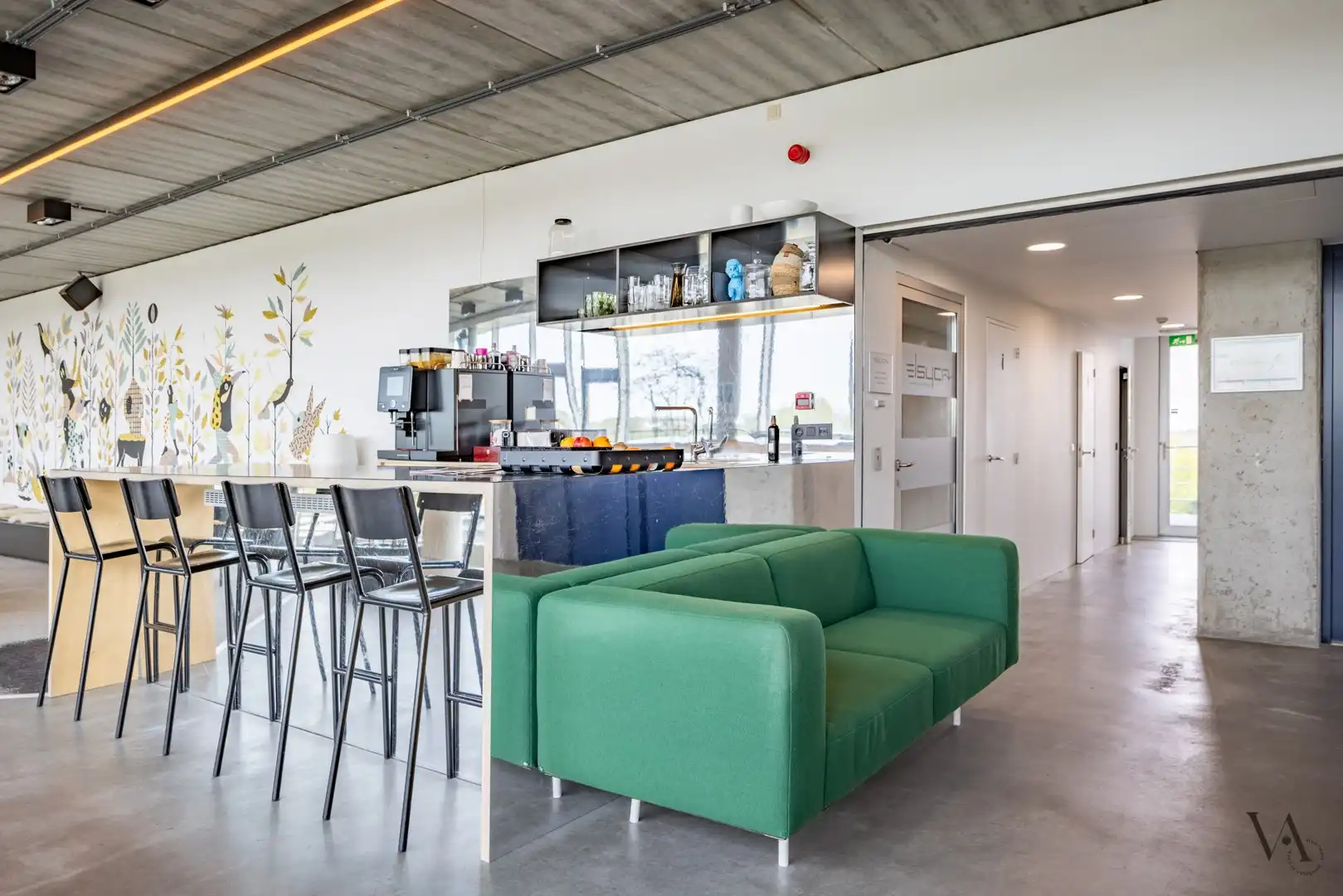 Exclusieve kantoorruimtes met gemeenschappelijke lounge in de Remytoren foto 8
