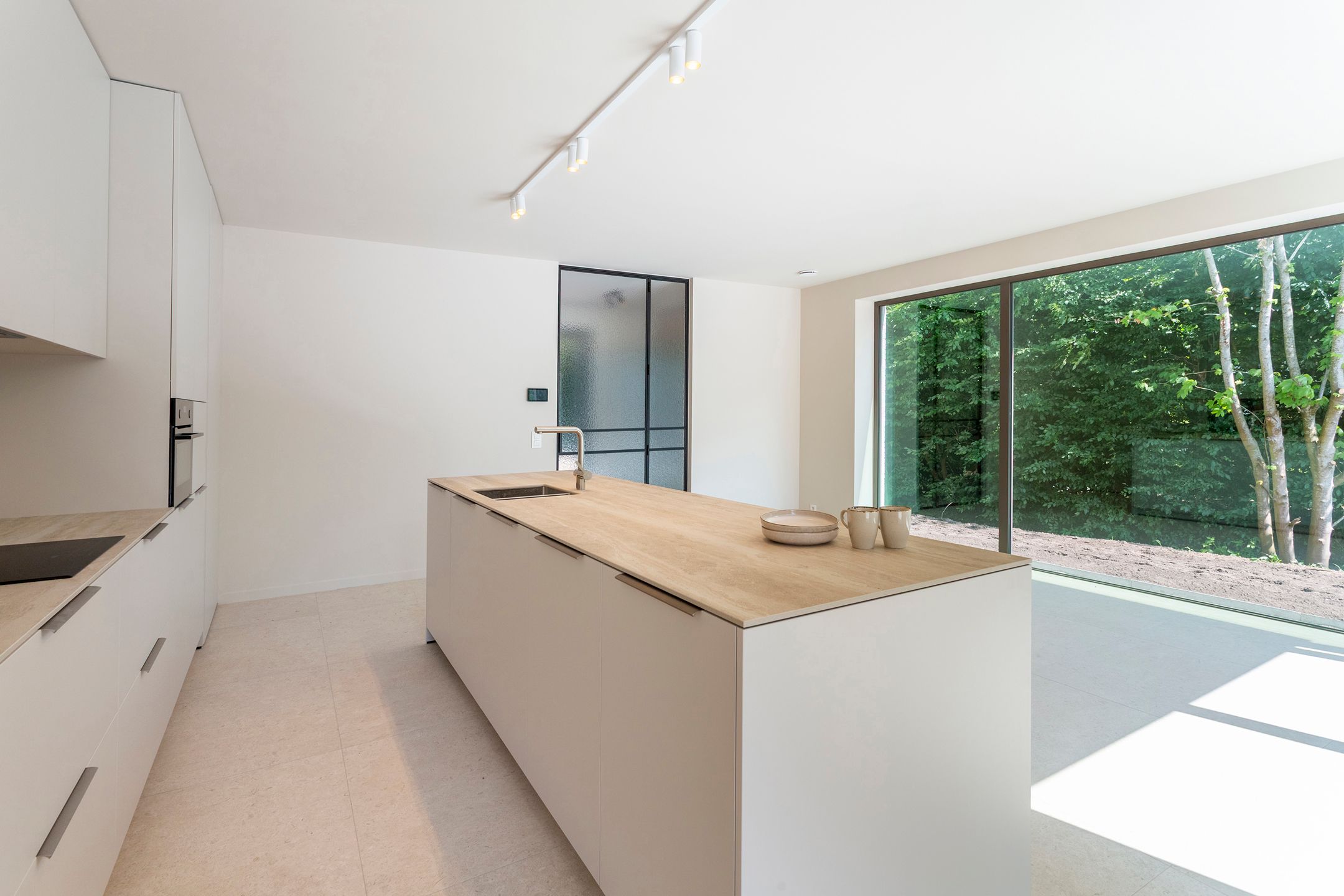 luxueuze nieuwbouwvilla met 3 slpks, garage en riante tuin foto 3