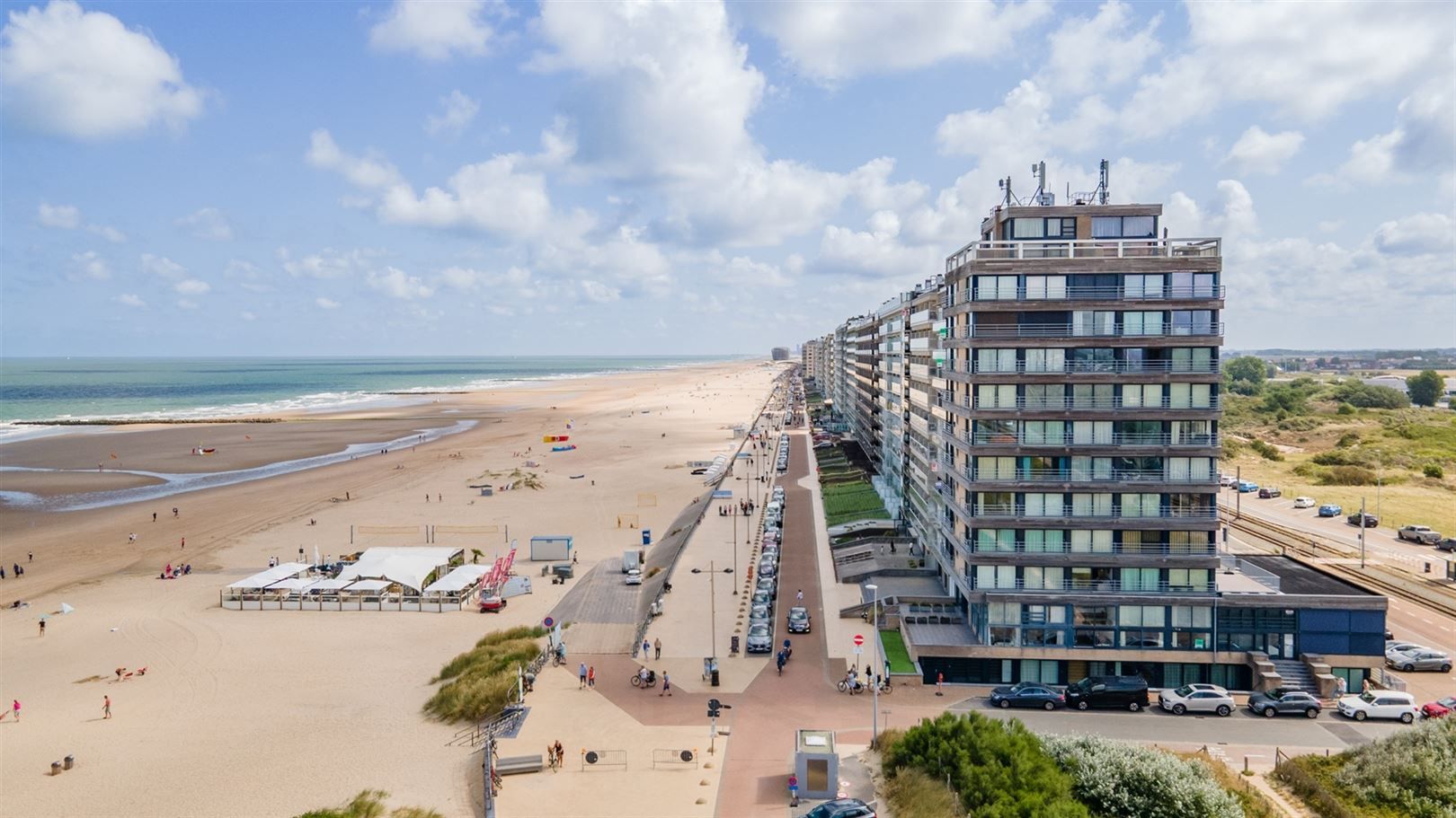 gerenoveerd appartement met zee en duinzicht foto 22