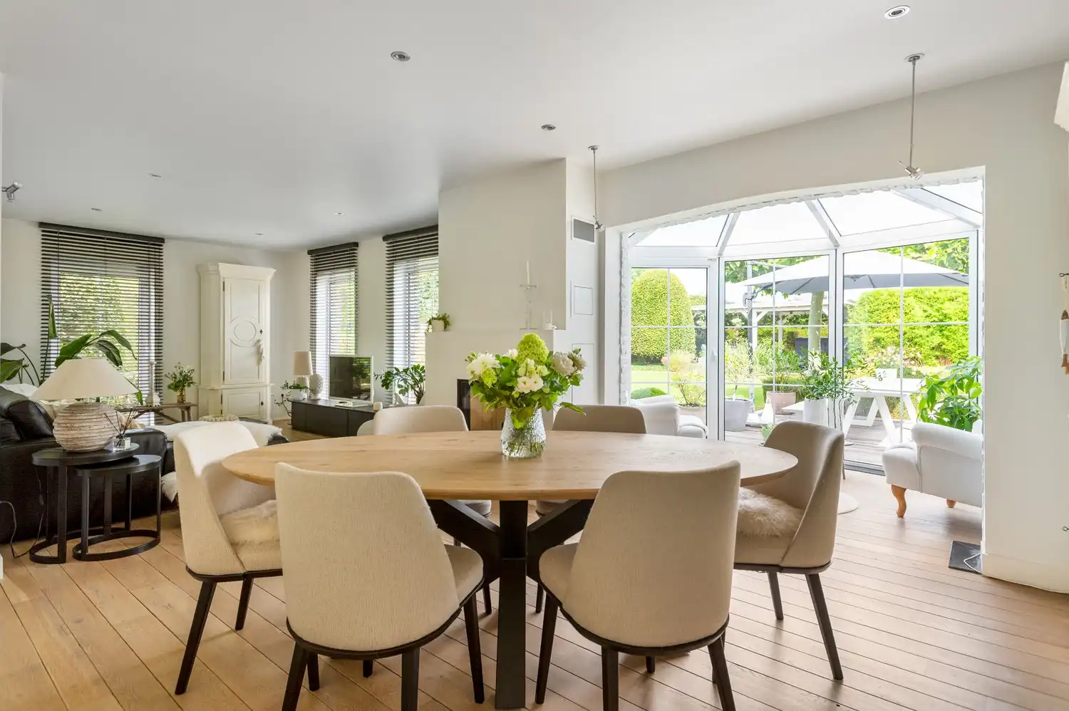 Instapklare laagbouwwoning met 3 slaapkamers & idyllische tuin te Lier foto 7