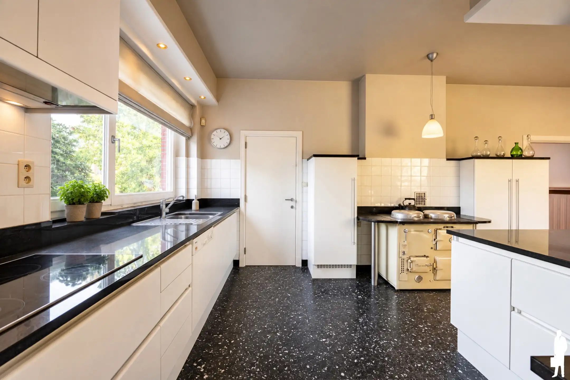 Unieke, statige villa met mooie parktuin nabij het centrum van Hoogstraten gelegen foto 14