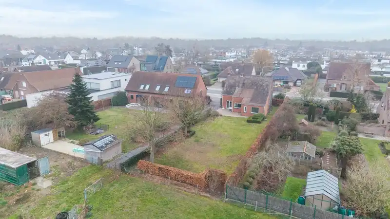 Roeselare-stadsrand. Prachtig pereceel bouwgrond waarvan 6% sloop / werderopbouw mogelijk OF grondige renovatie. Perceel van 875m2. ZUID-WEST. foto 7