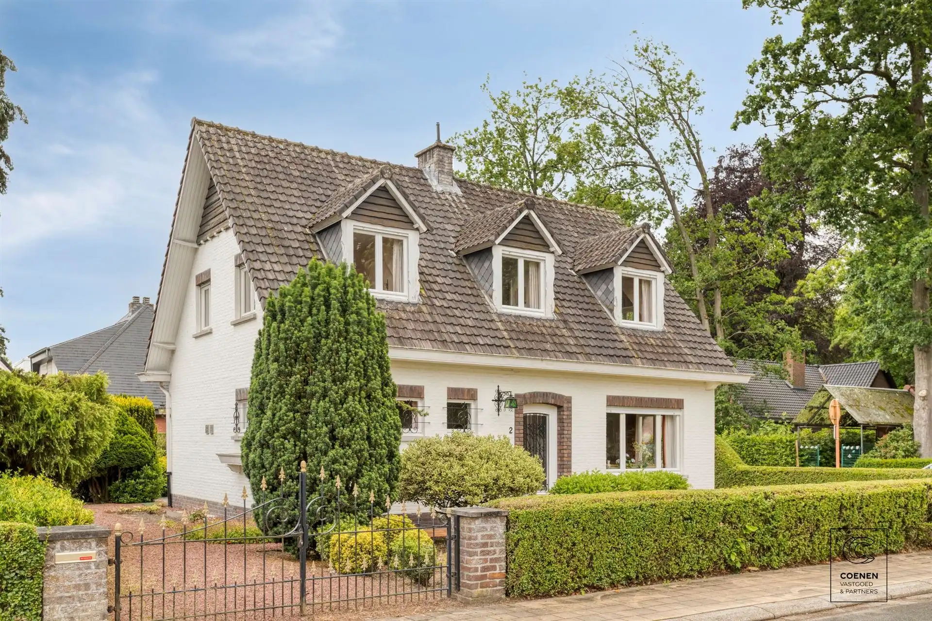 Te renoveren woning op een TOPlocatie te Schilde! foto 2