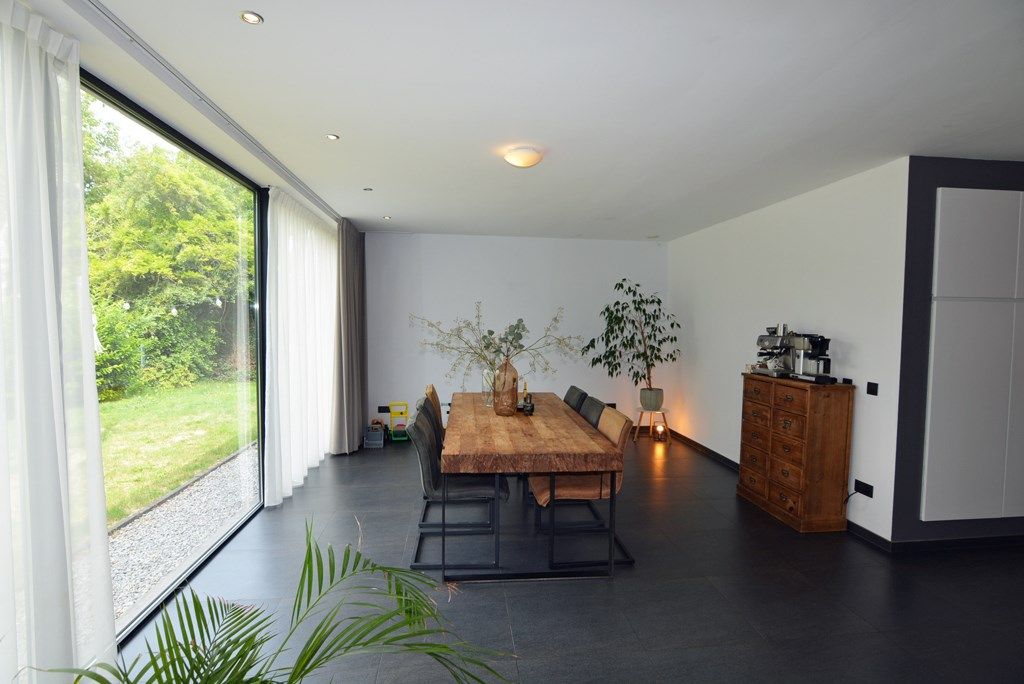 Moderne, energiezuinige woning met 4 slpks op 7a 7ca. foto 12
