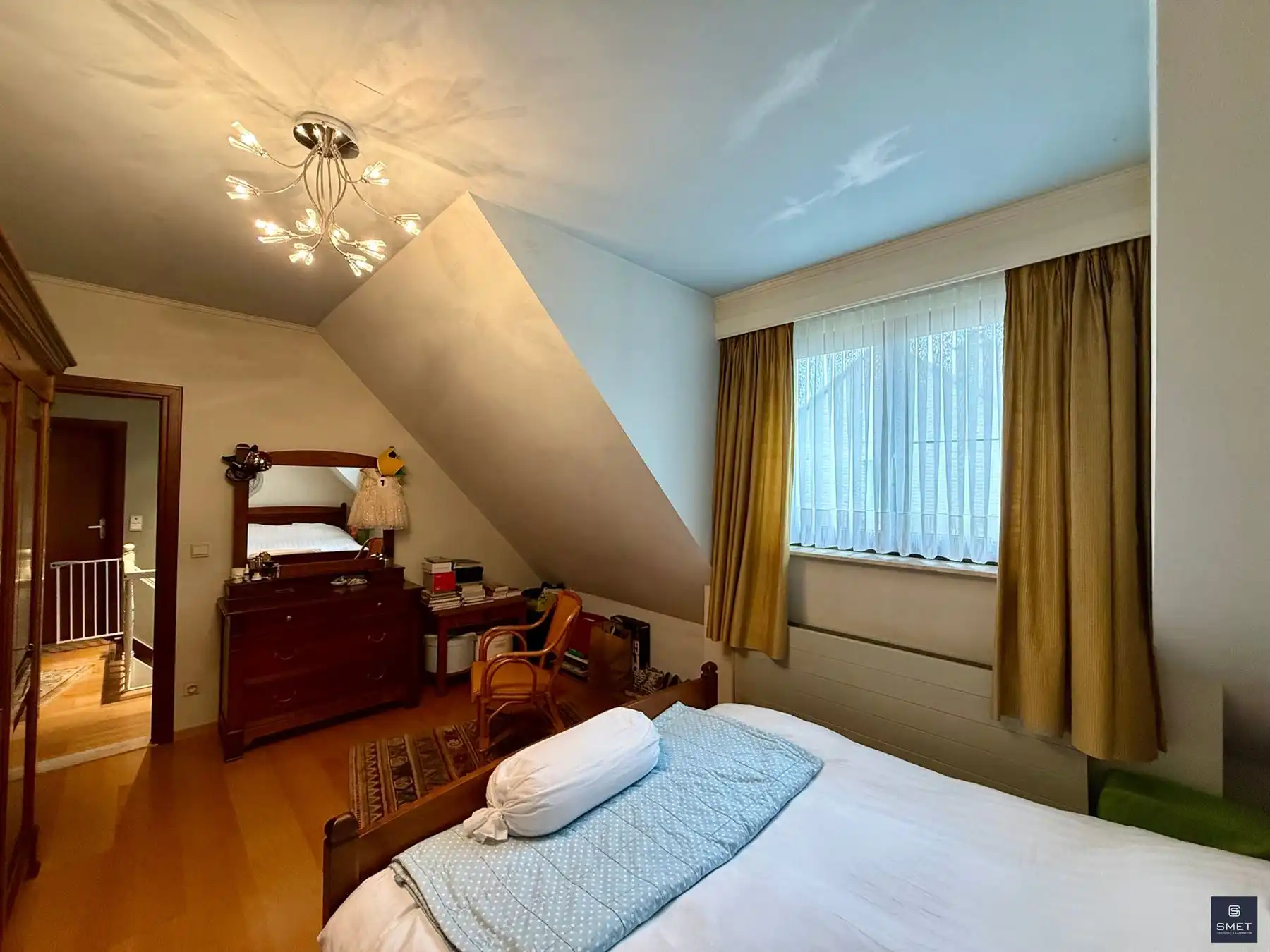 MOOIE VILLA MET 3 SLPKS EN DUB. GAR. OP TOPLIGGING foto 10