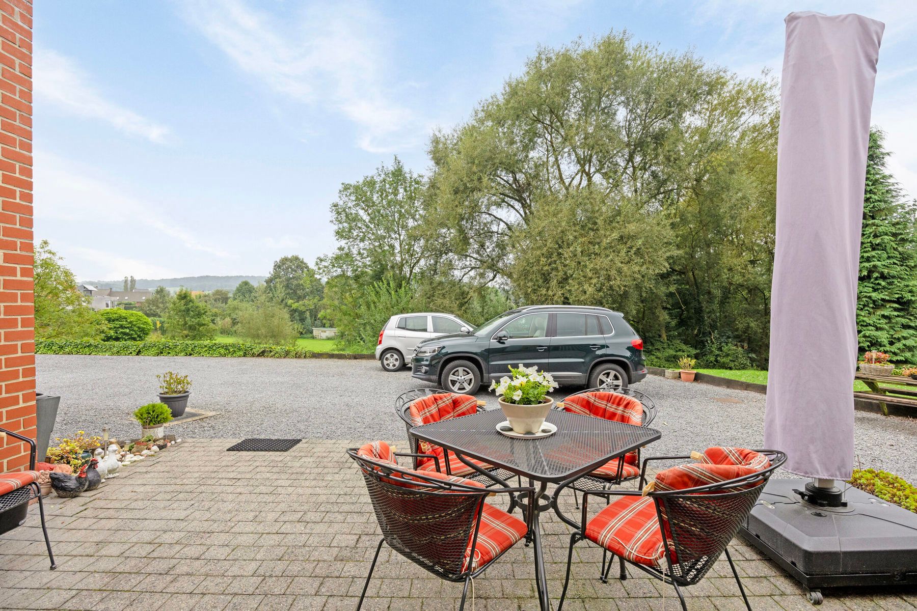 Charmante woning op een prachtig perceel omringd door groen foto 20