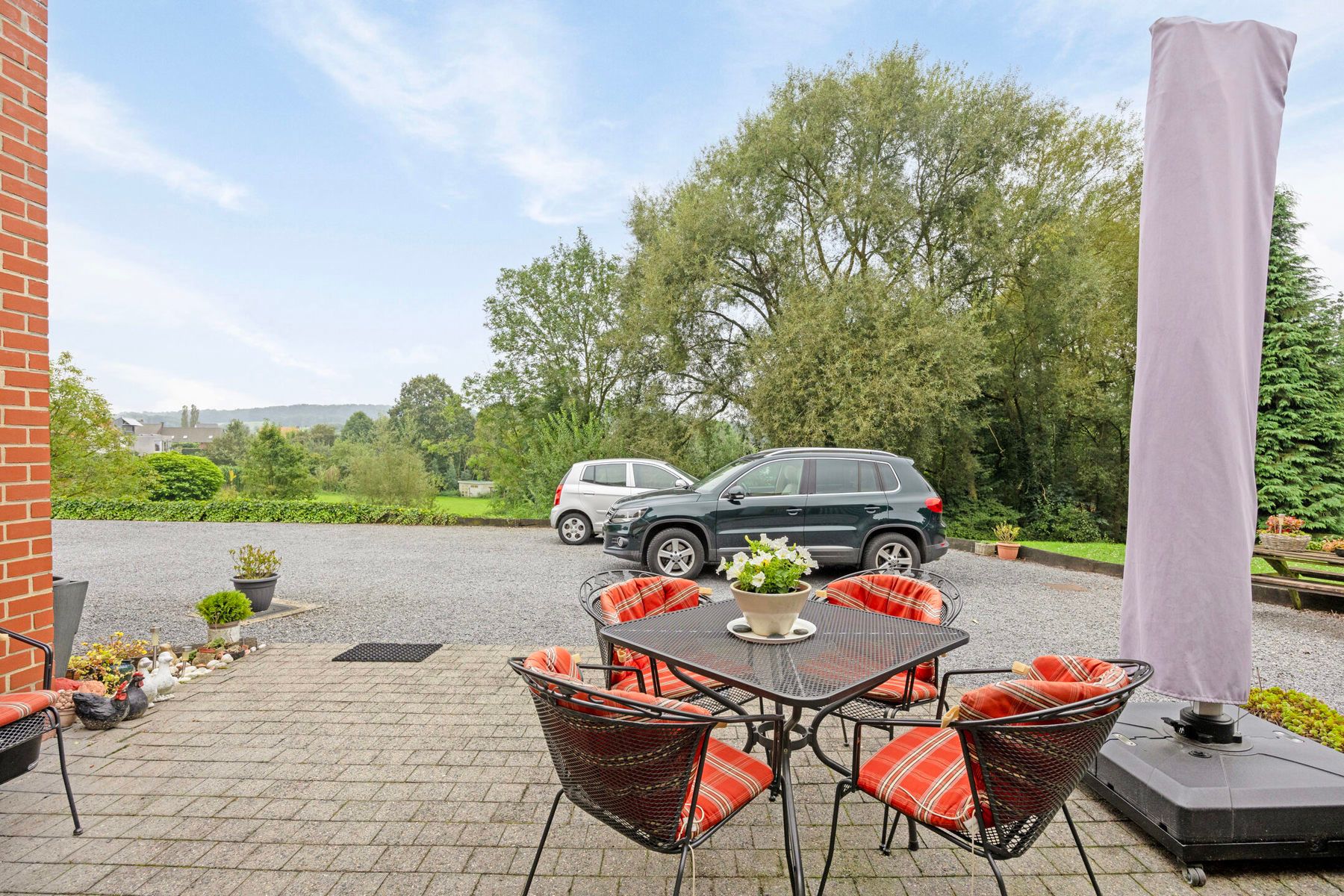 Charmante woning op een prachtig perceel omringd door groen foto 23