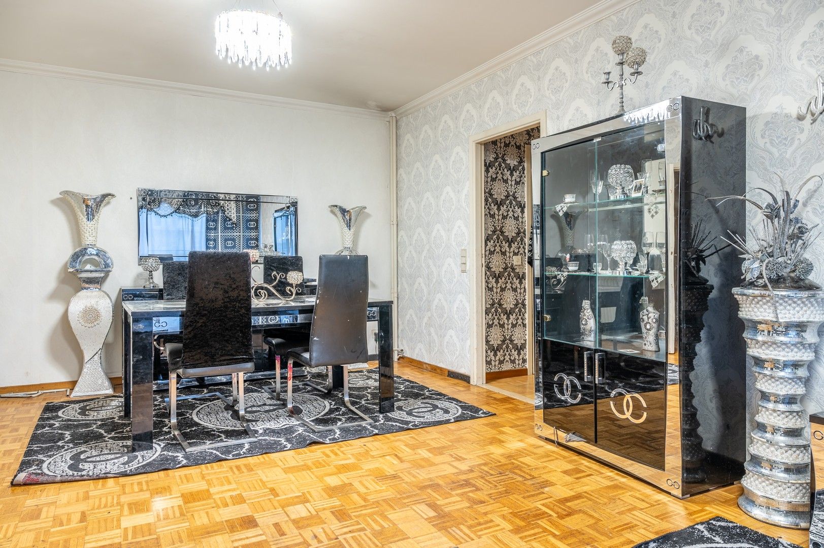 Te renoveren appartement op toplocatie! foto 5