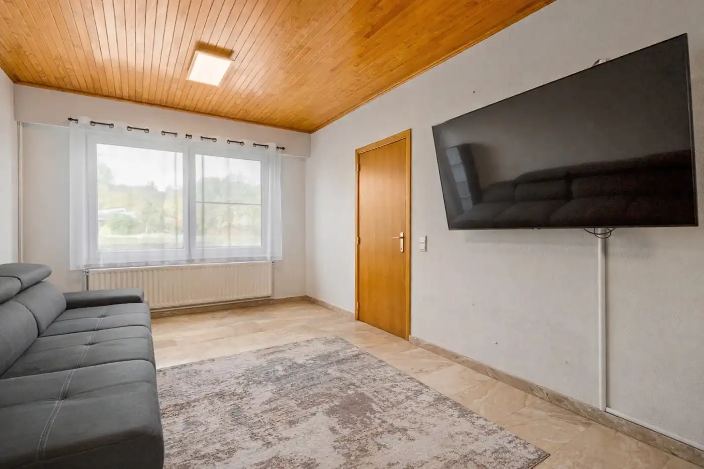 Knusse, centraal gelegen woning met 2 slpk. en garage foto 4