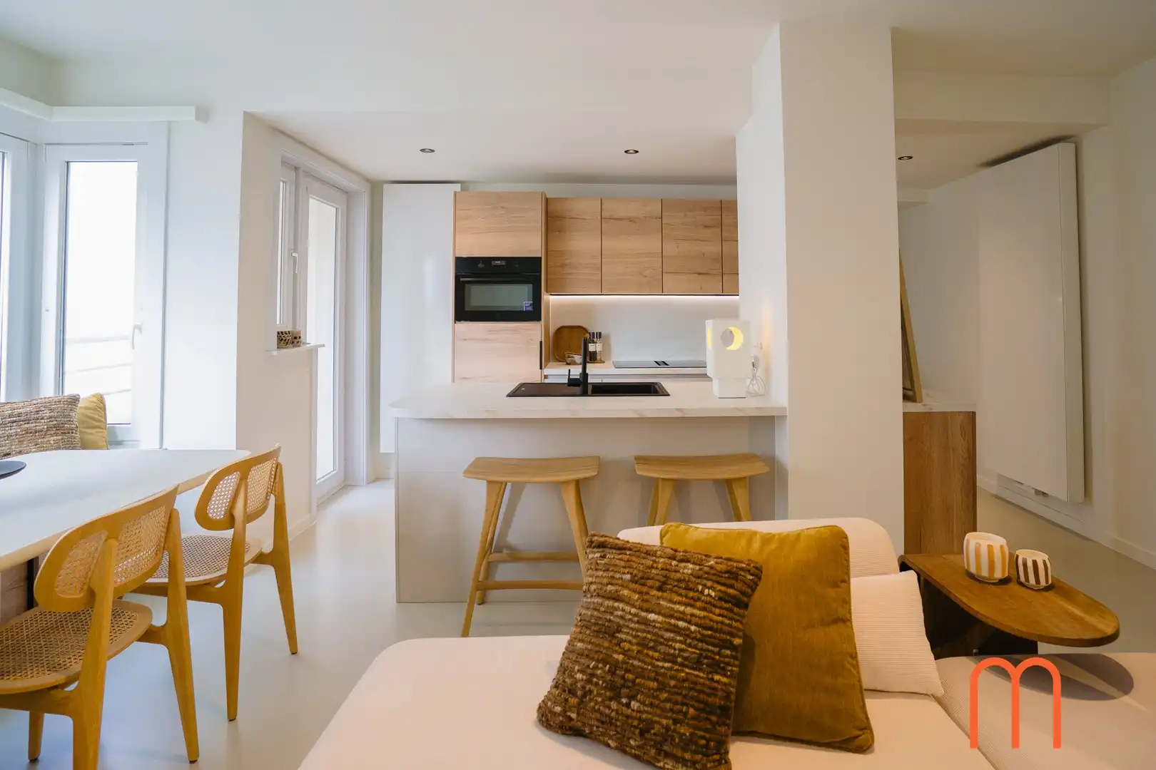 Volledig vernieuwd appartement te koop in Oostende met zijdelings zeezicht in Residentie Les Dauphins foto 3
