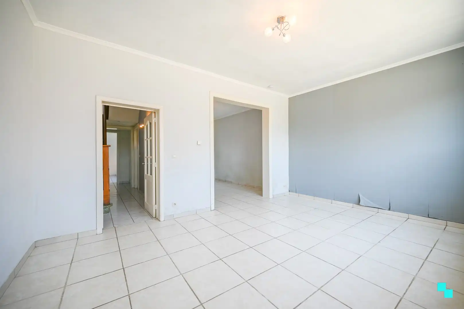 Op te frissen eengezinswoning met uitweg achteraan foto 4