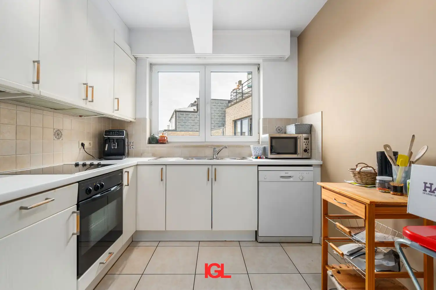 Ruim en goed onderhouden appartement met 3 slaapkamers, 2 badkamers en terras foto 7