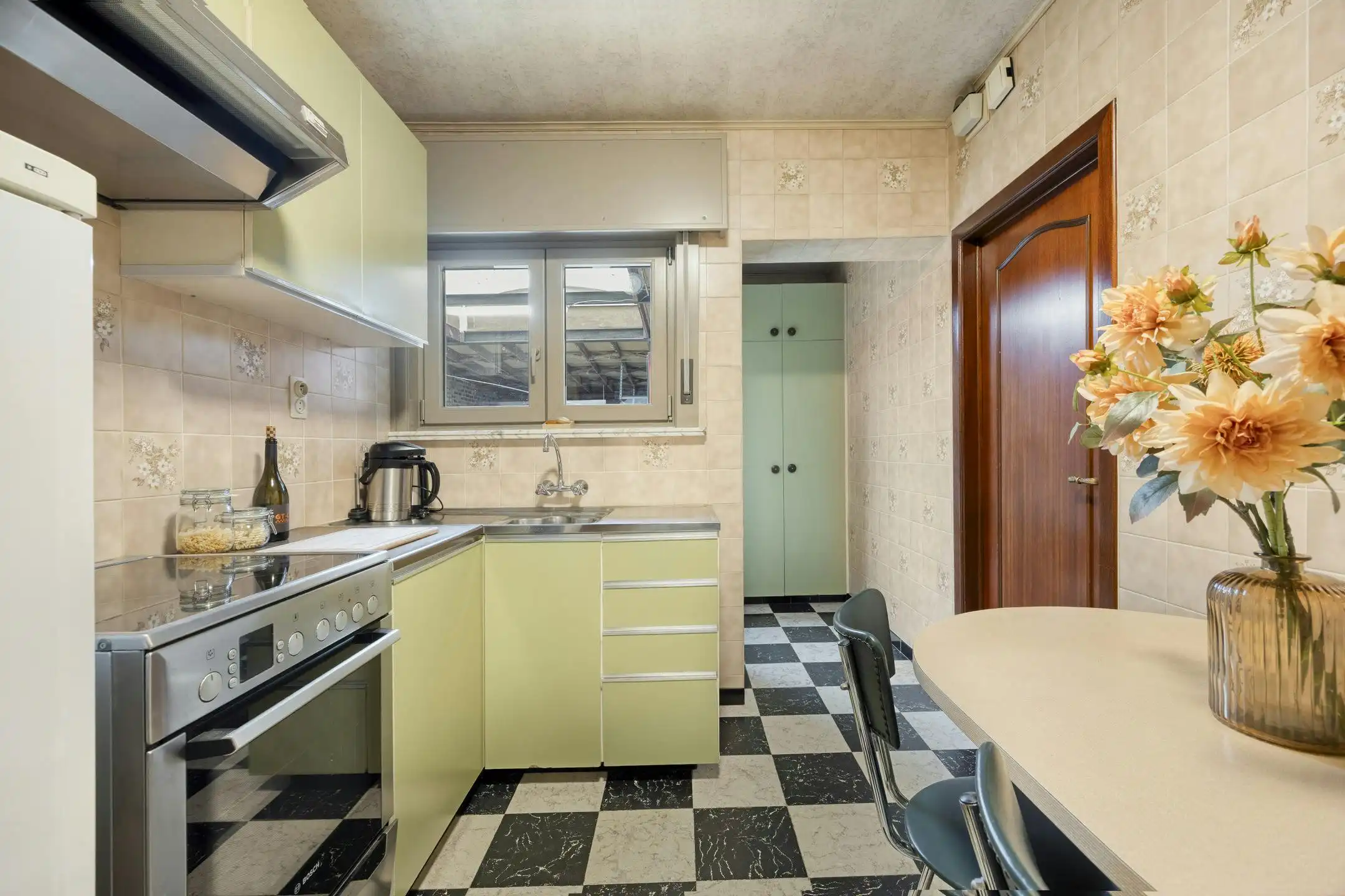 Solide gezinswoning met grote tuin te koop in Oudenaarde foto 6