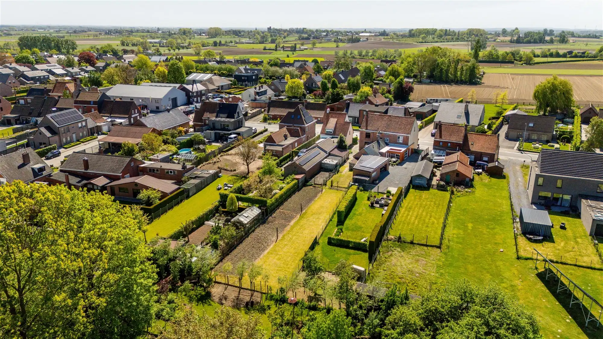 Halfopen woning op 885 m² foto 2