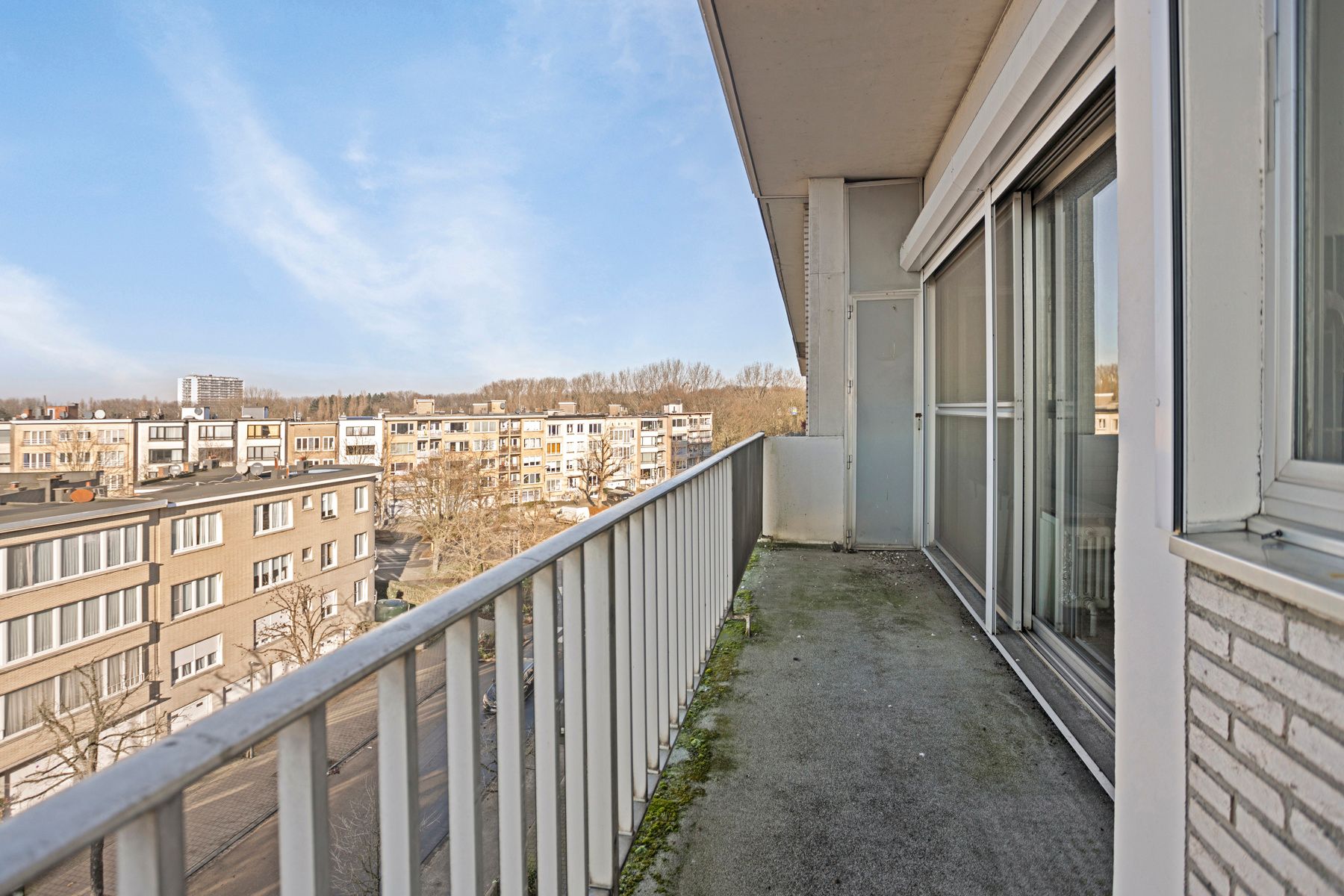 Ruim 2 slaapkamer appartement met terras foto 4