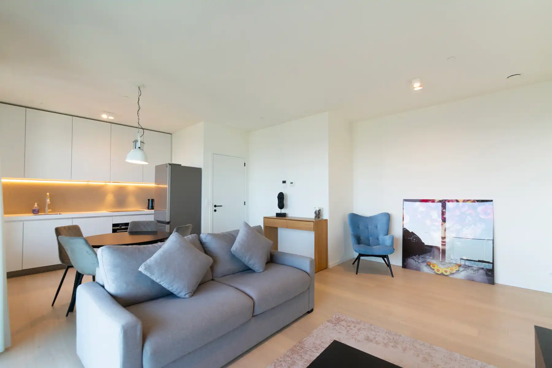 Gemeubeld 2 slaapkamer appt. met zicht op de Schelde foto 4