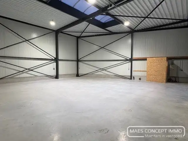 Nieuwbouw atelier te huur van 150m²  in nieuw industriepark Moeskroen foto 2
