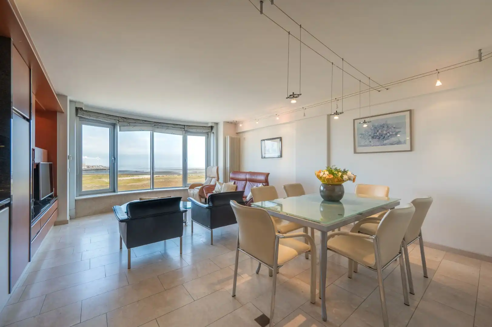 Ruim appartement met FRONTAAL ZEEZICHT foto 4