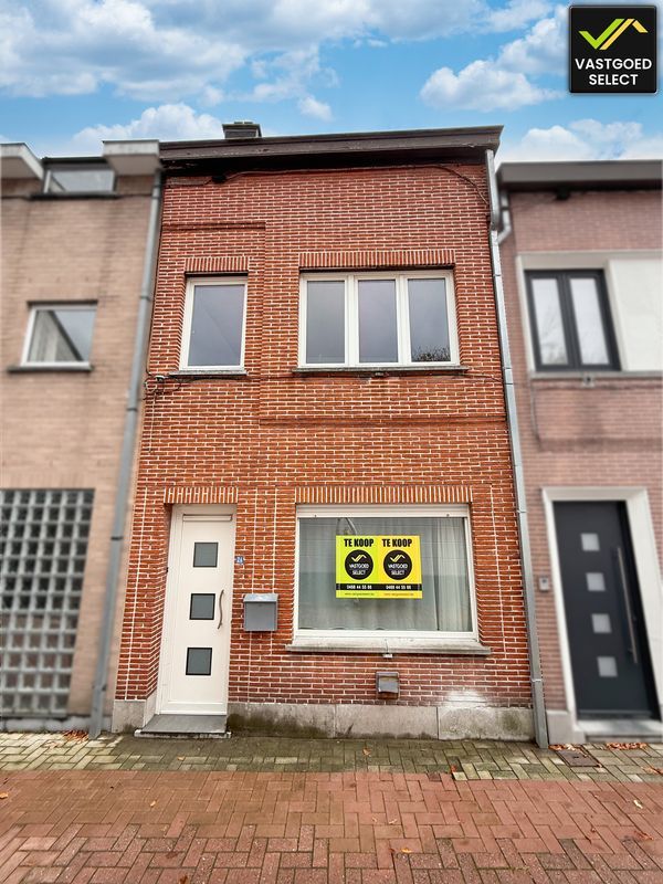 Hoofdfoto van de publicatie: Charmante gesloten bebouwing met 4 slaapkamers in het hart van Eeklo. Ideaal starters of investeringspand!