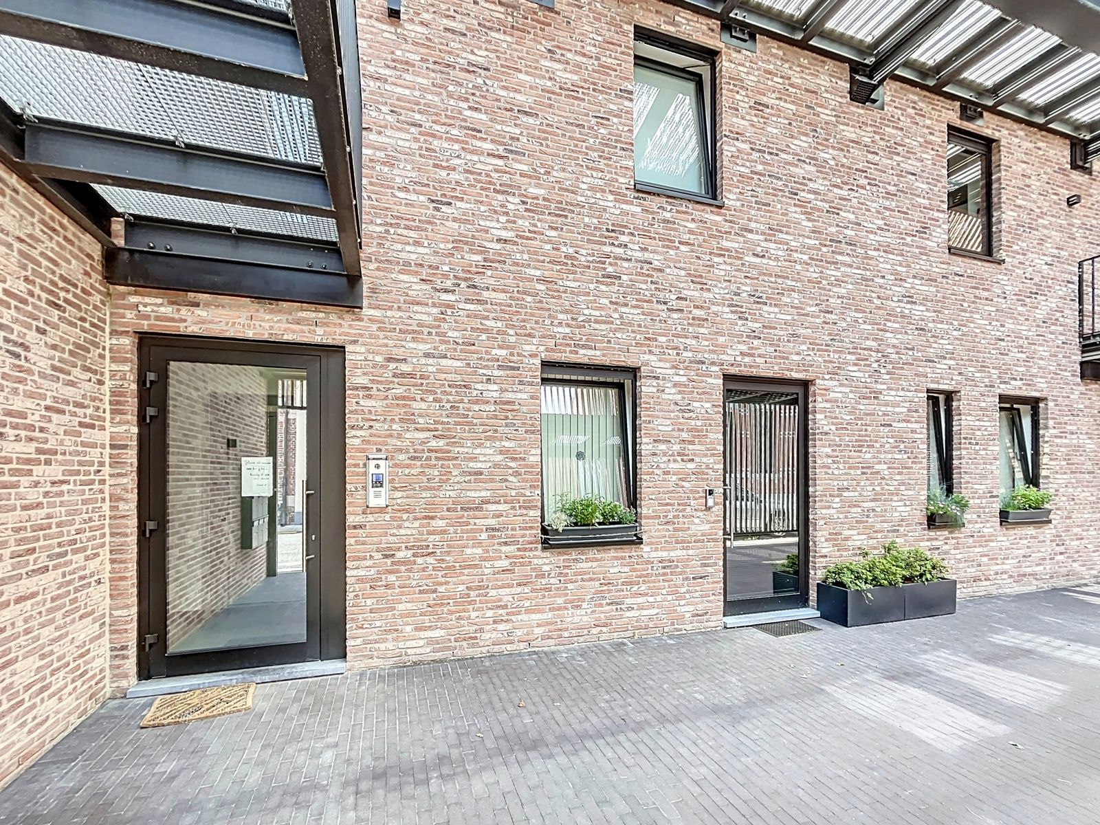 Instapklaar energiezuinig app. met 2 slpks en parkeerplaats foto 2