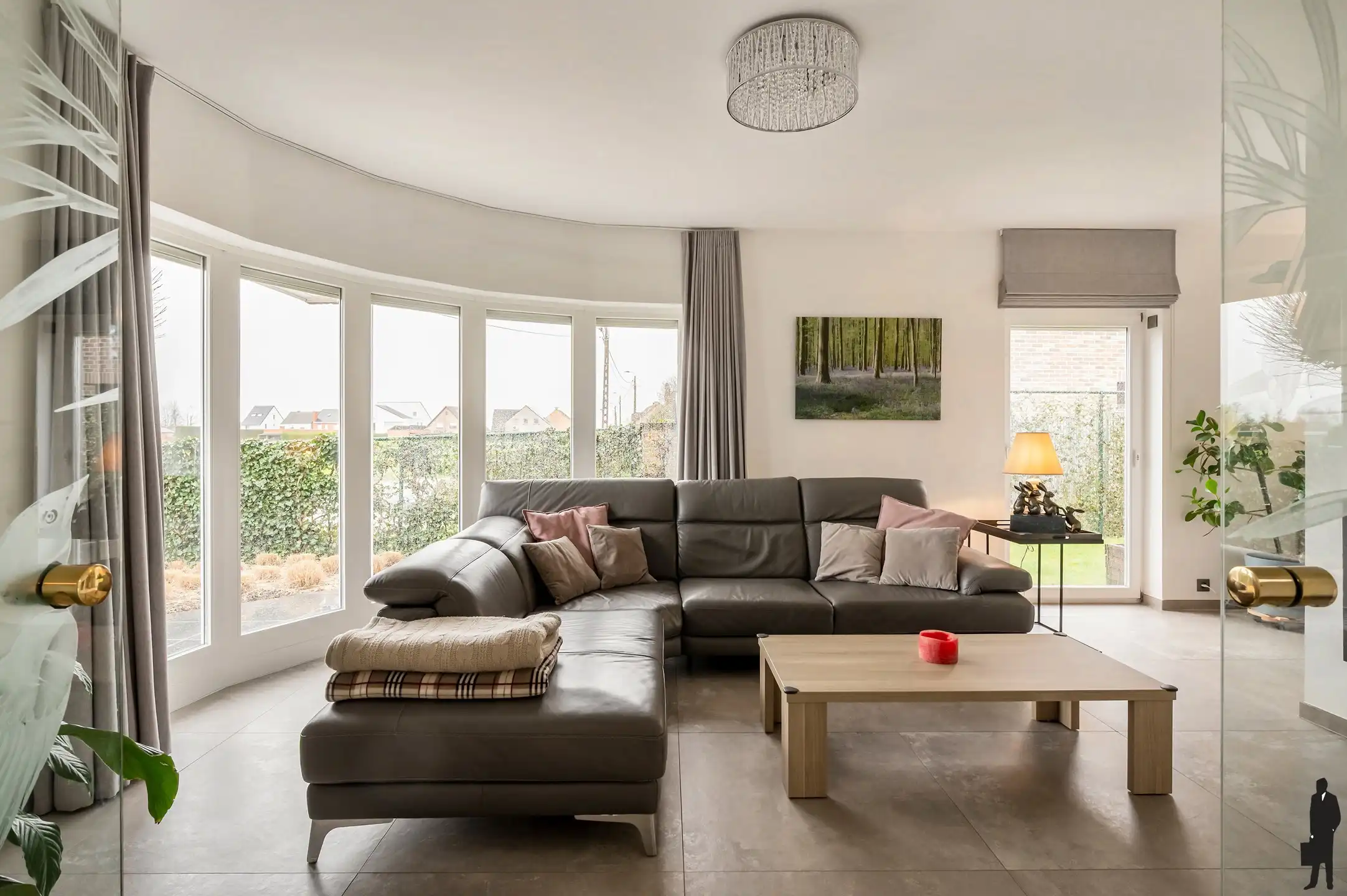 Instapklare woning met 3 slaapkamers en bureauruimte op toplocatie te Leest. foto 5