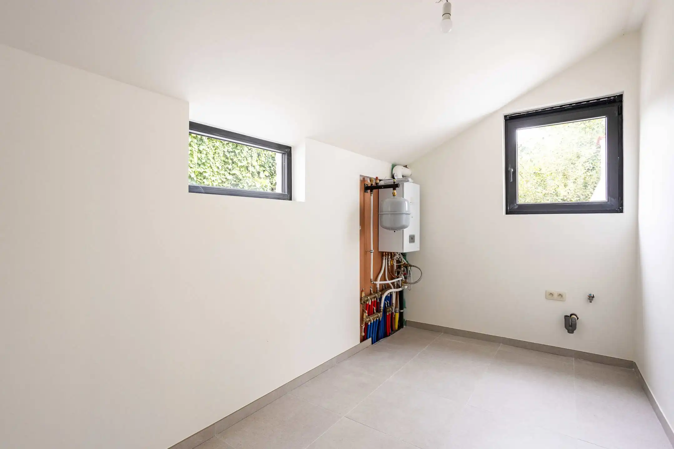 Volledig gerenoveerde woning met 4 slaapkamers foto 12