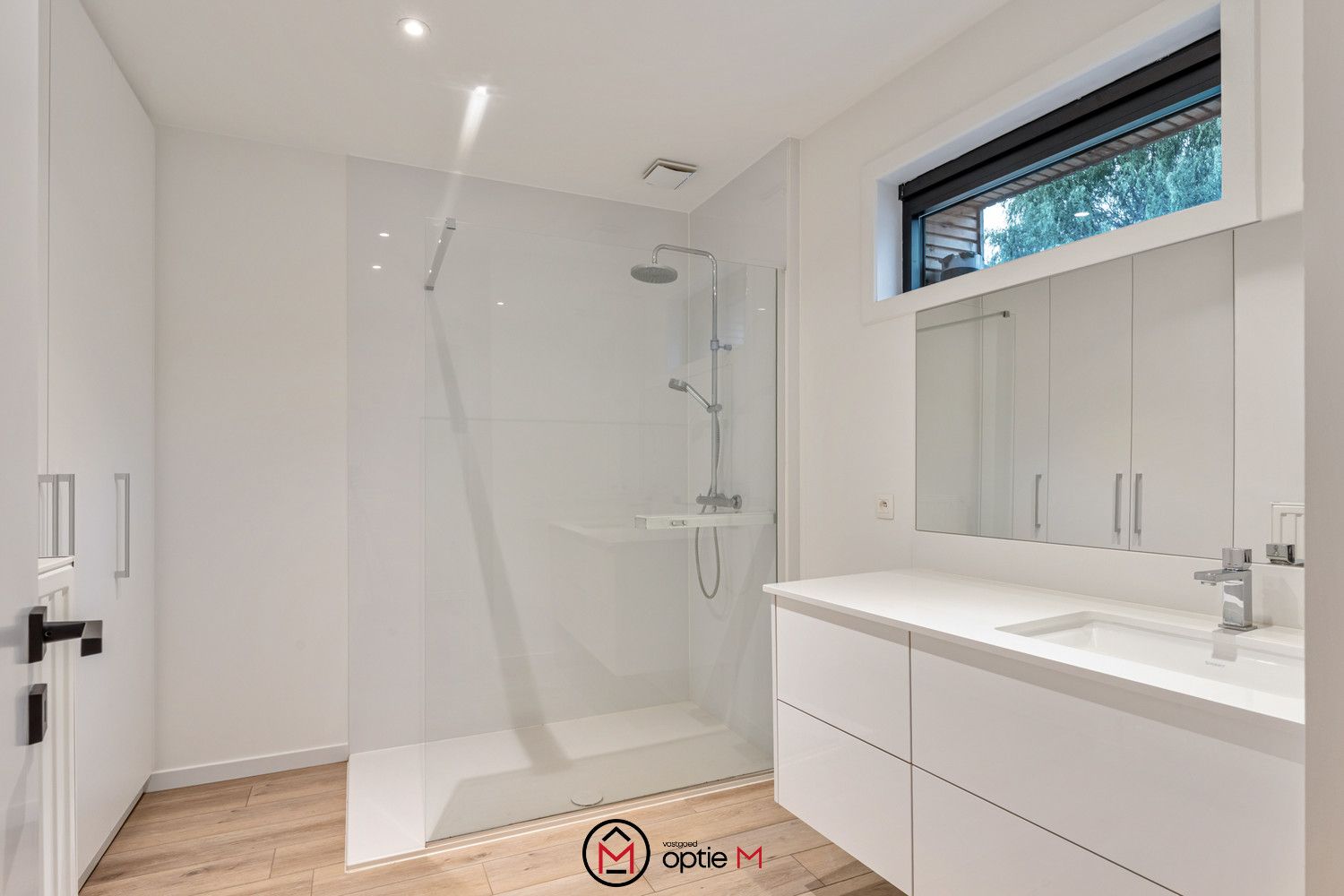 Volledig gerenoveerde woning met 4 slaapkamers en 2 badkamers in Hasselt foto 15