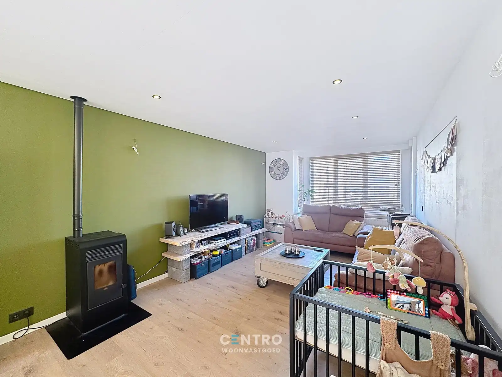 Recent (°2022) gerenoveerde woning met 4 slpks én ZUIDgerichte tuin! foto 2