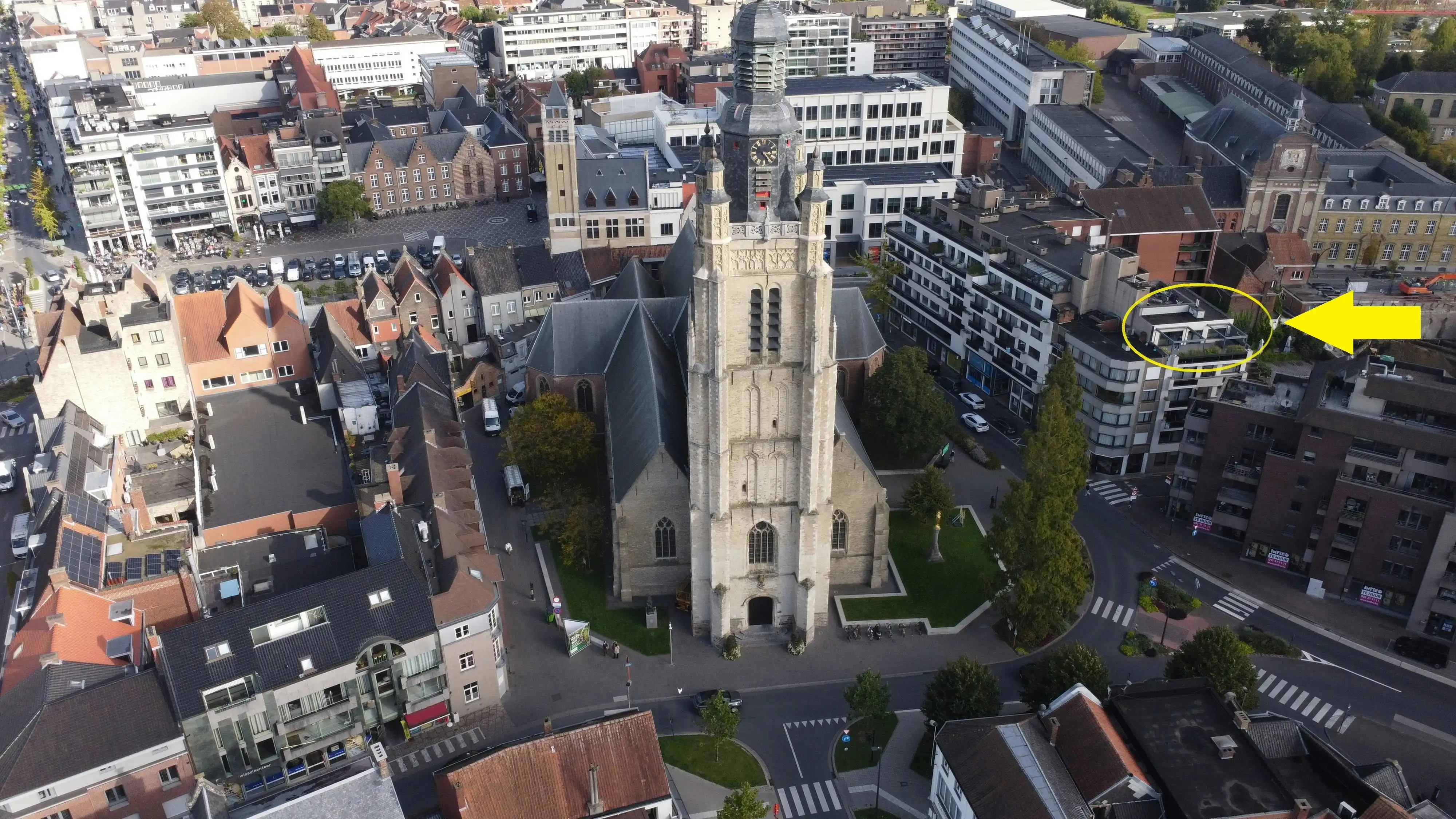 Een exclusieve en unieke penthouse pal in het centrum van Roeselare  foto 3