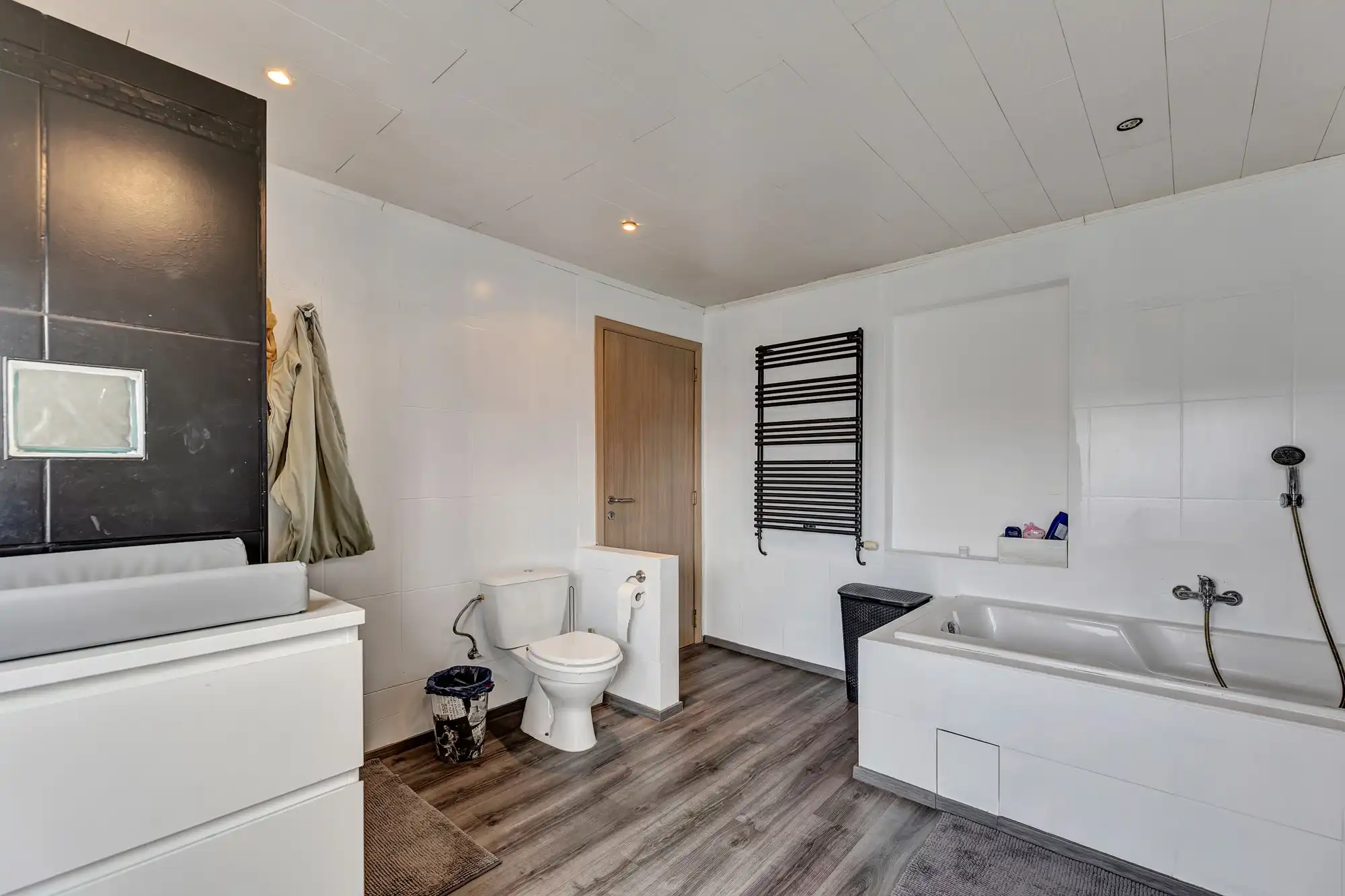 Prachtige instapklare woning met 3 slpks, tuin en garage foto 18