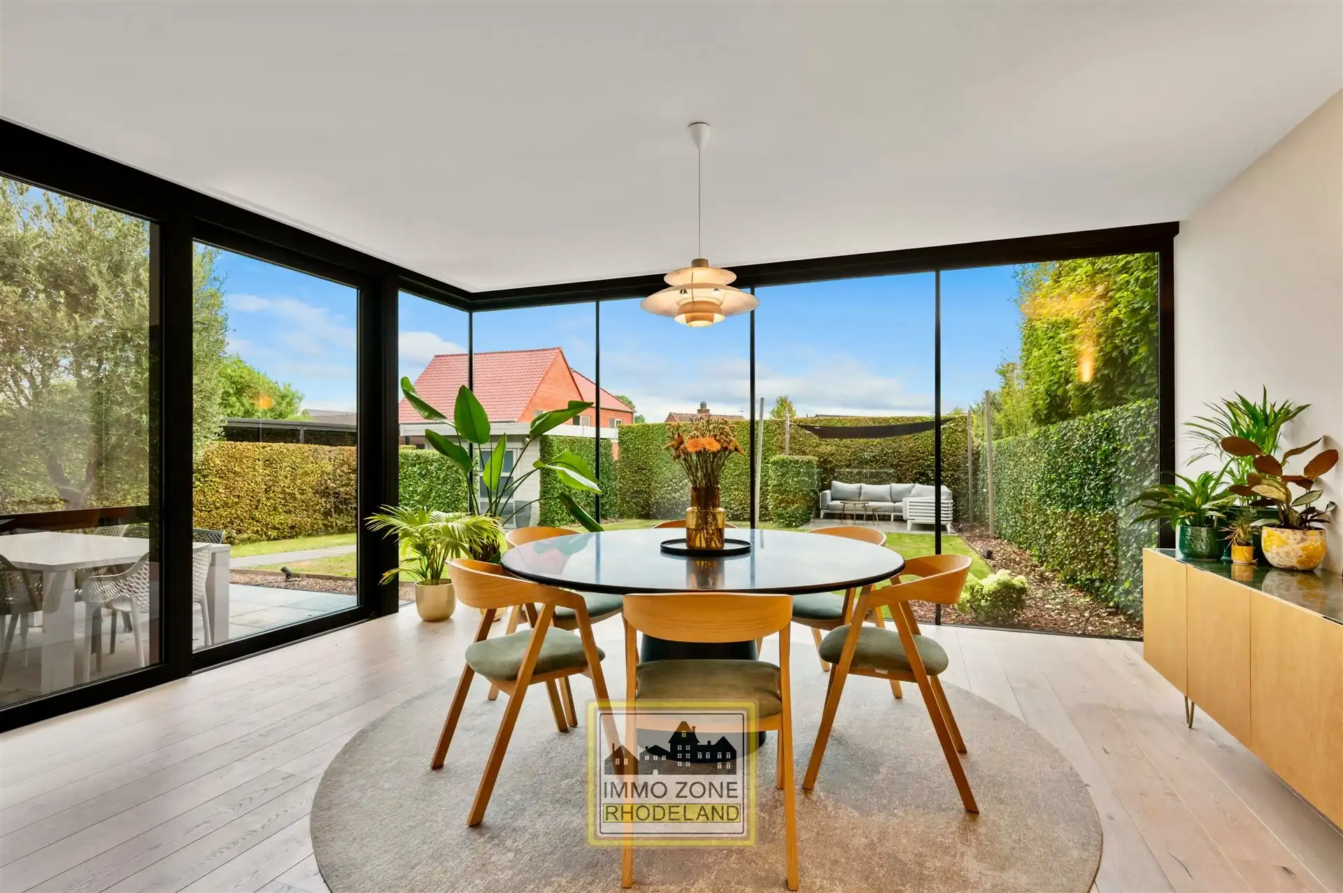 Sublieme moderne woning met prachtige tuin foto 13