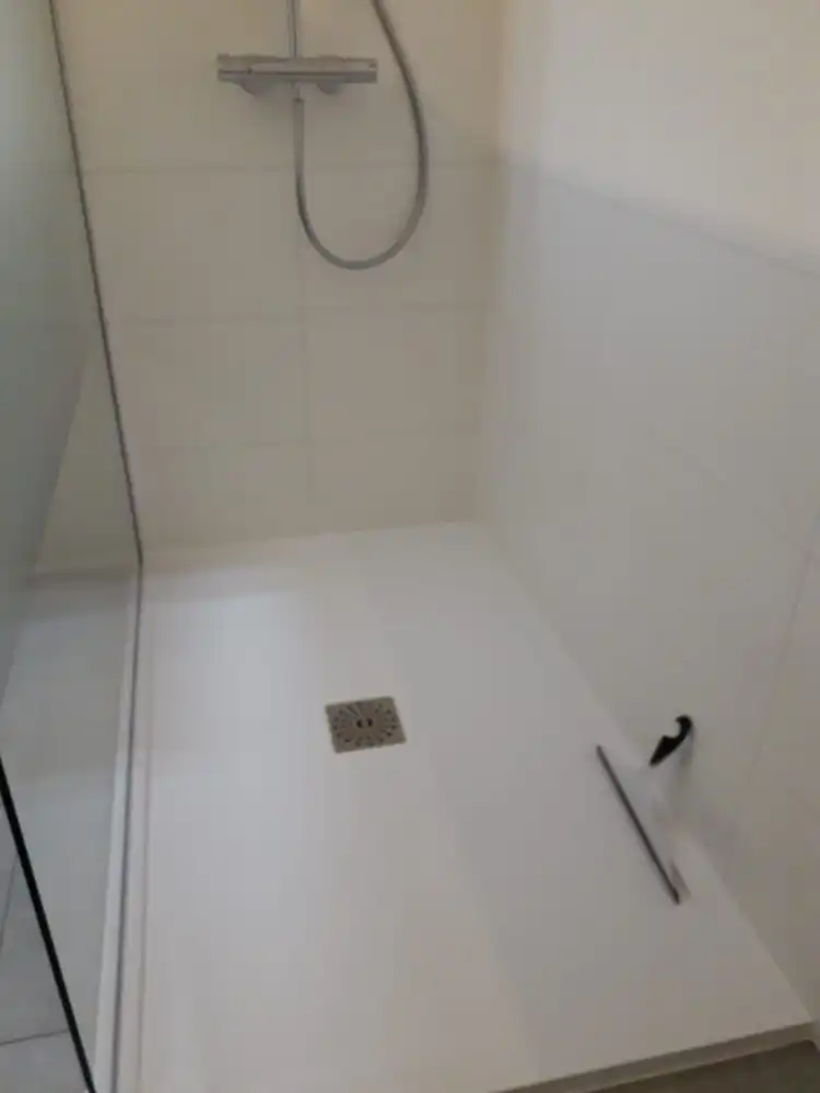 Volledig gerenoveerd gelijkvloers appartement met terras, berging en afgesloten garage foto 10