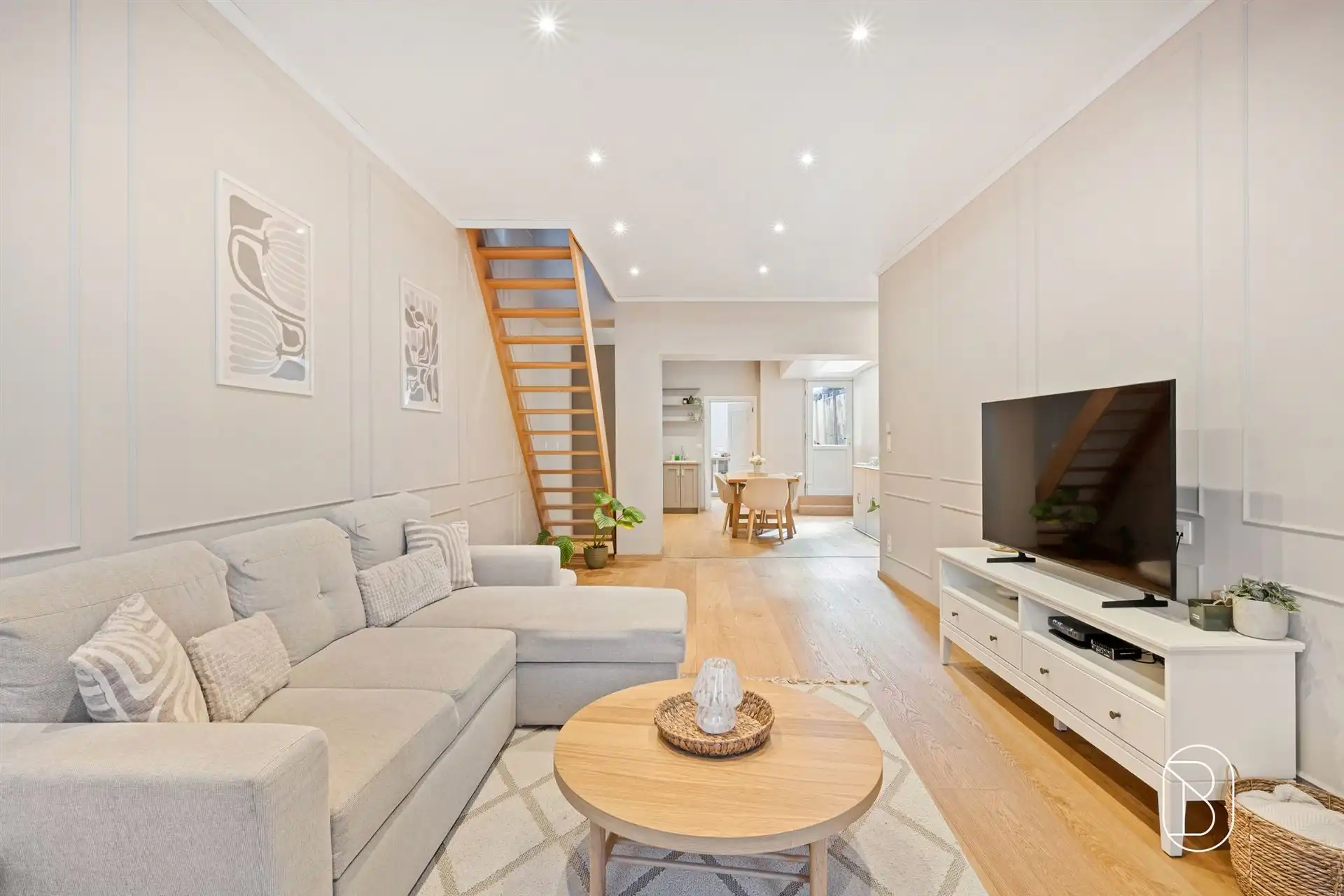 Gerenoveerde opbrengsteigendom bestaande uit 2 appartementen. foto 8