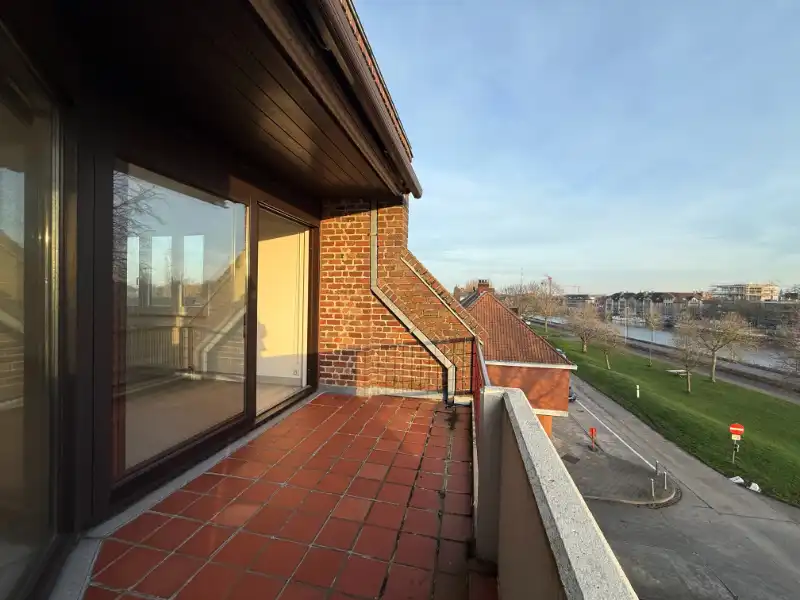 *** COMPROMIS IN OPMAAK *** - Rustig en zongeoriënteerd 3-slaapkamerappartement met terras en open uitzicht op water foto 19