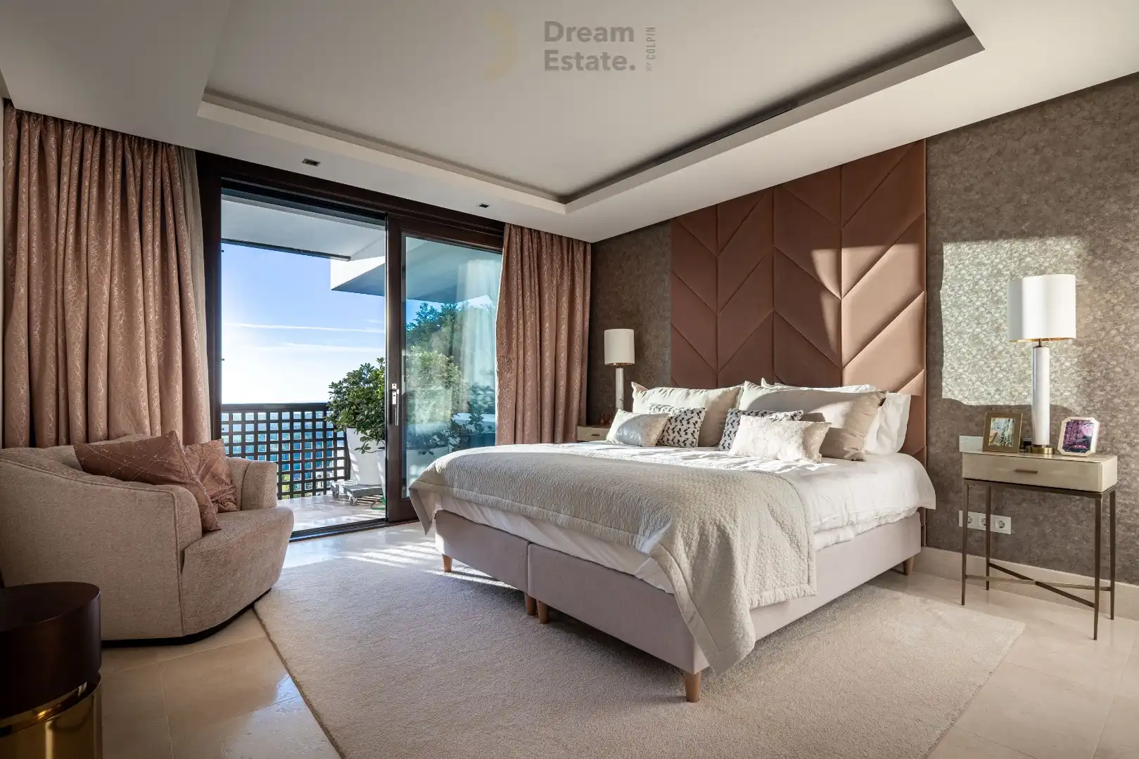 Deze vorstelijke luxe villa ligt majestueus in Los Flamingos, Benahavis. foto 25