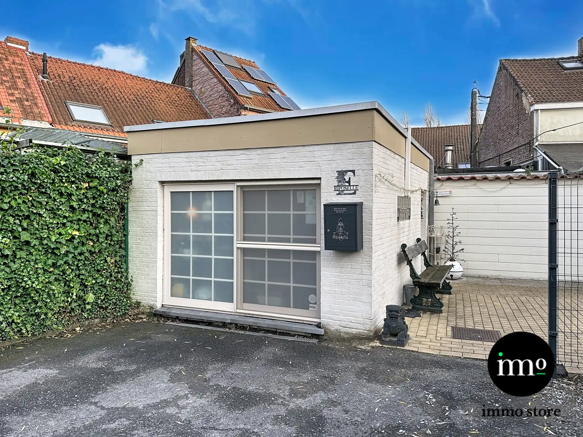 Compleet gerenoveerde burgerwoning met 2 slaapkamers en garage foto 21